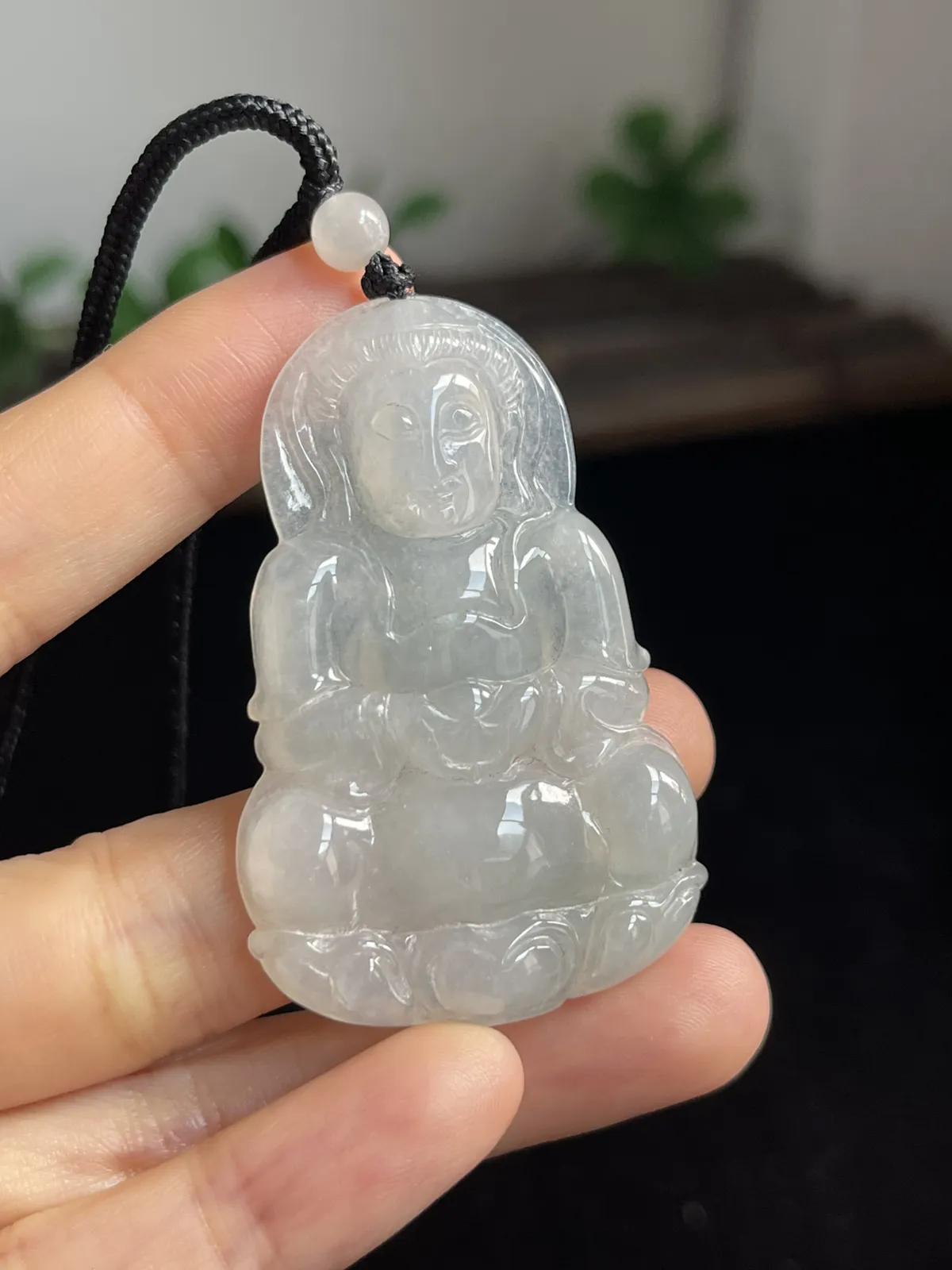 翡翠冰糯种白色吊坠，配珠未测