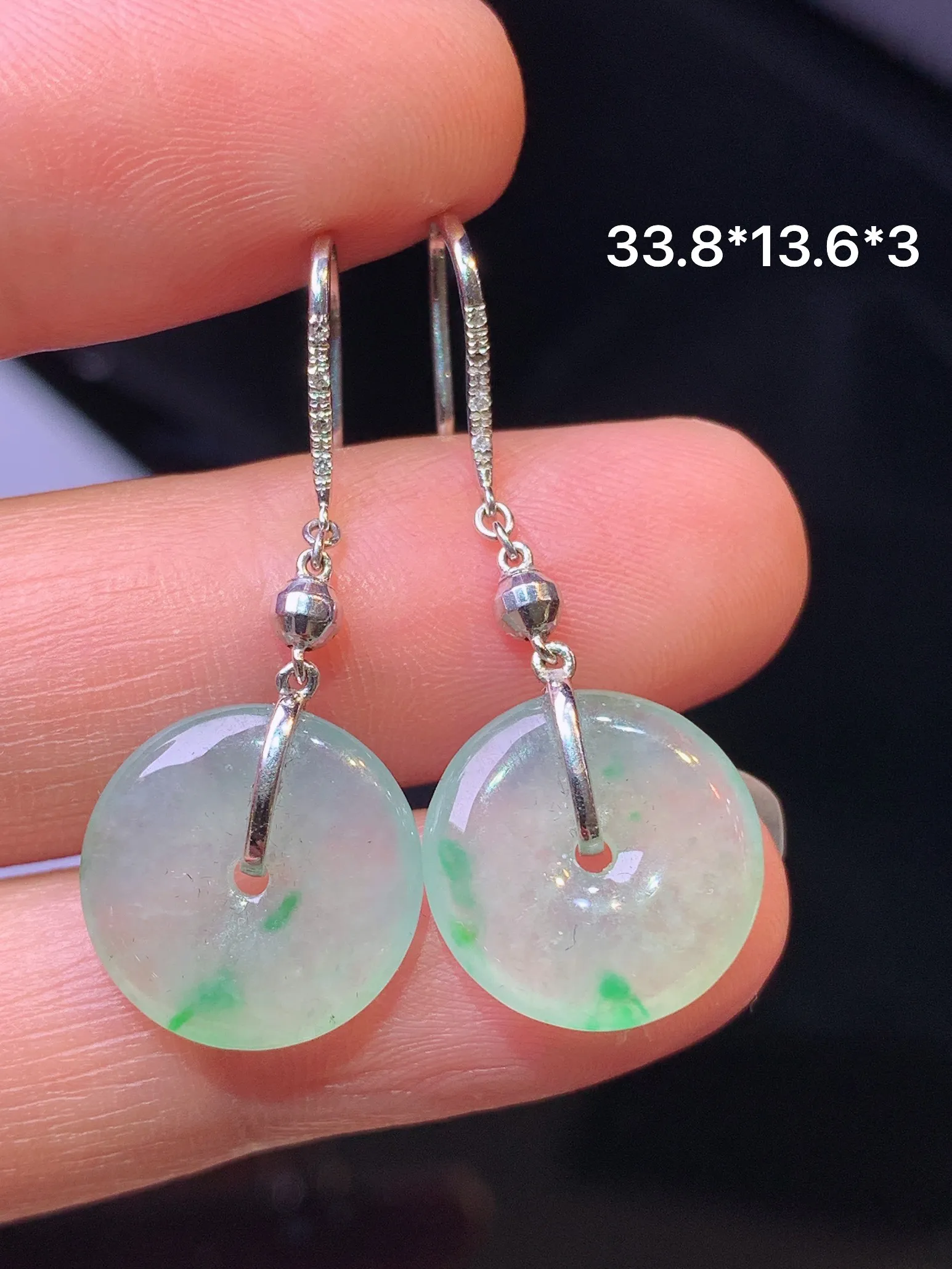 18k金镶嵌冰种平安扣耳坠 玉质细腻 色泽艳丽清新 整体尺寸33.8*13.6*3