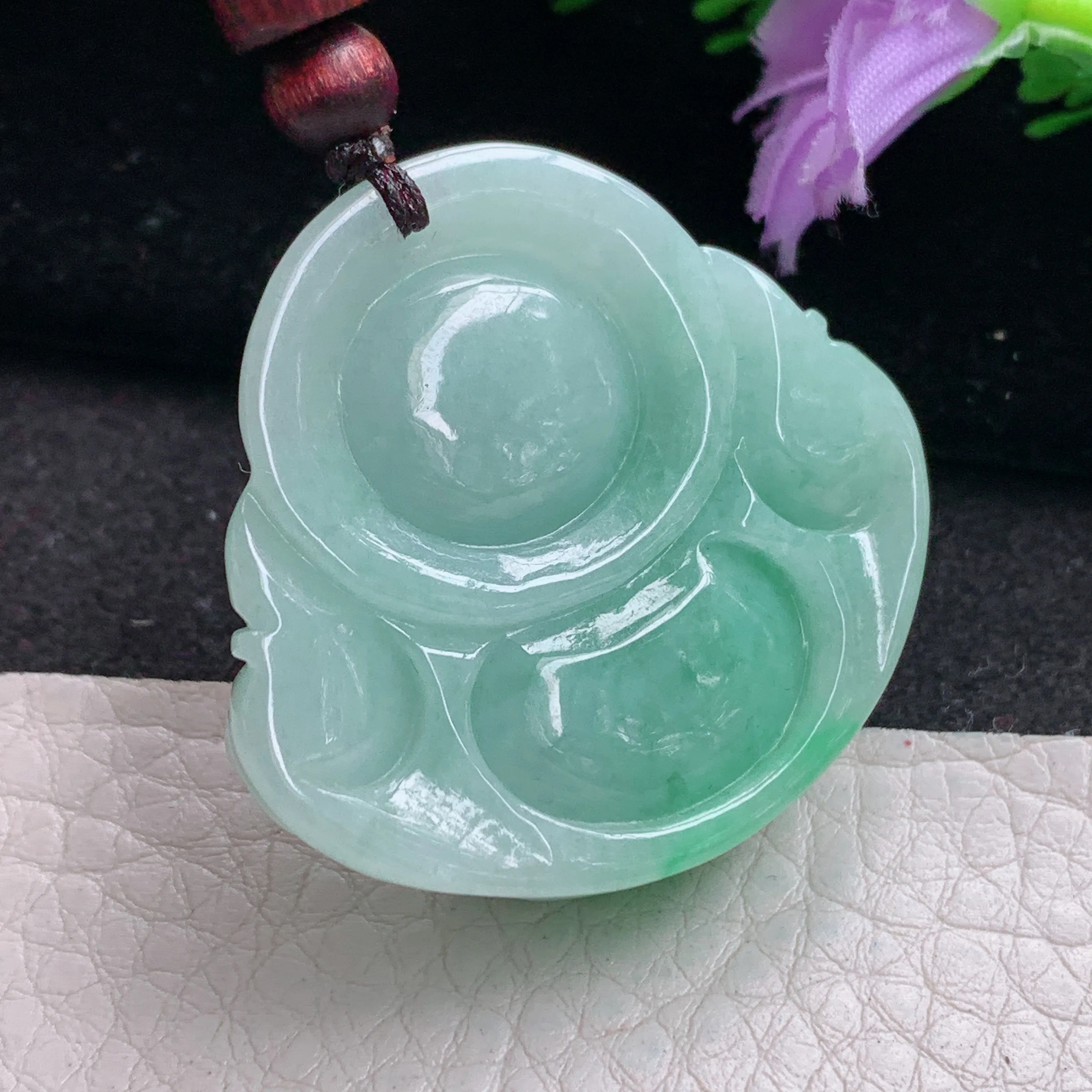 zen实拍36.7*39.3*12.3缅甸翡翠浅绿大佛公吊坠