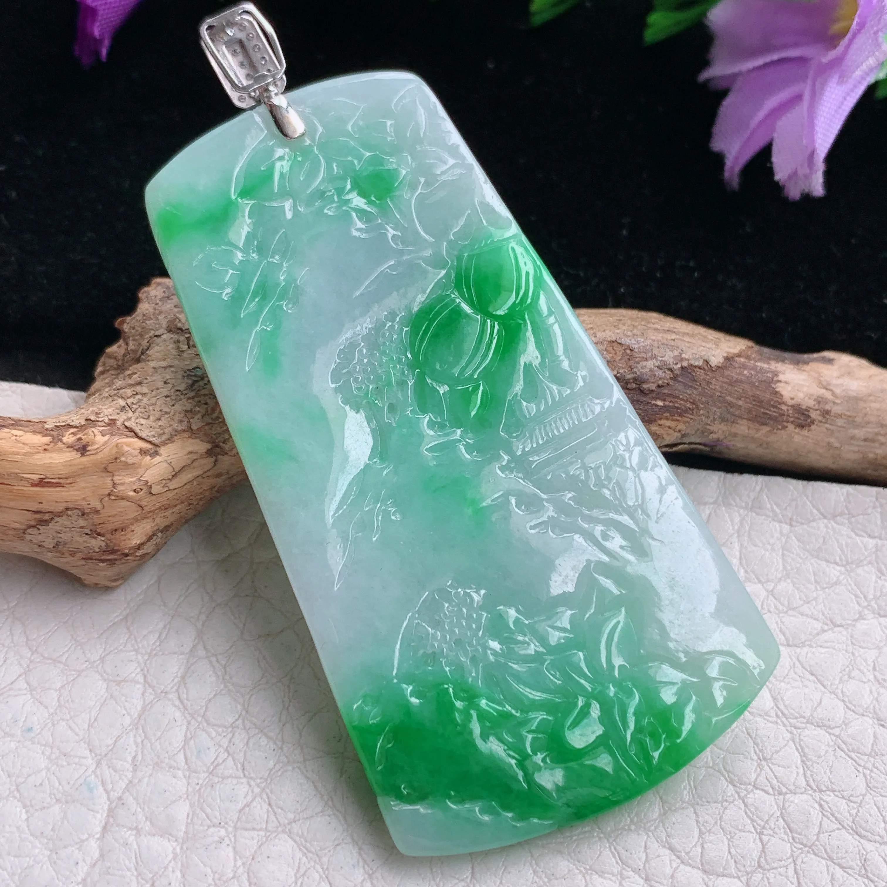 csy实拍55.8*30.5*5缅甸翡翠飘阳绿山水牌吊坠蓬莱仙境项坠 18k金扣
