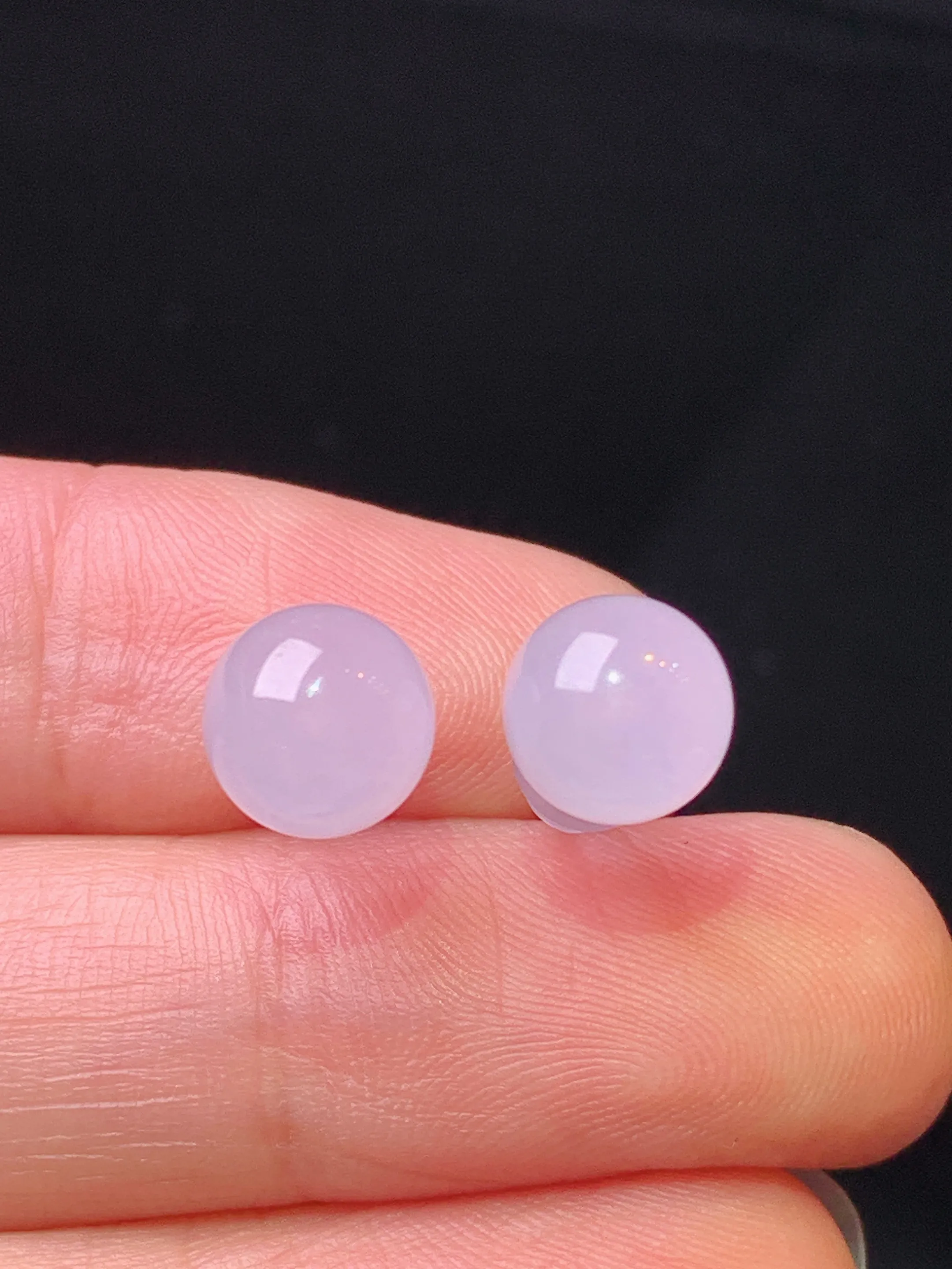 18k金镶嵌淡紫罗兰圆珠耳钉 玉质细腻 色泽艳丽清新 整体尺寸7.6