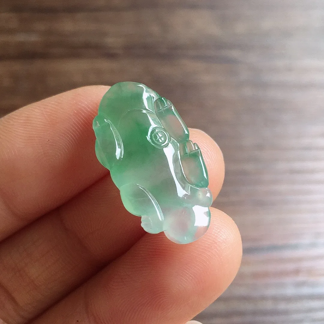 冰晴底貔貅，冰冰润润，玉质细腻，种水足，Yx2 尺寸24*13*6.3