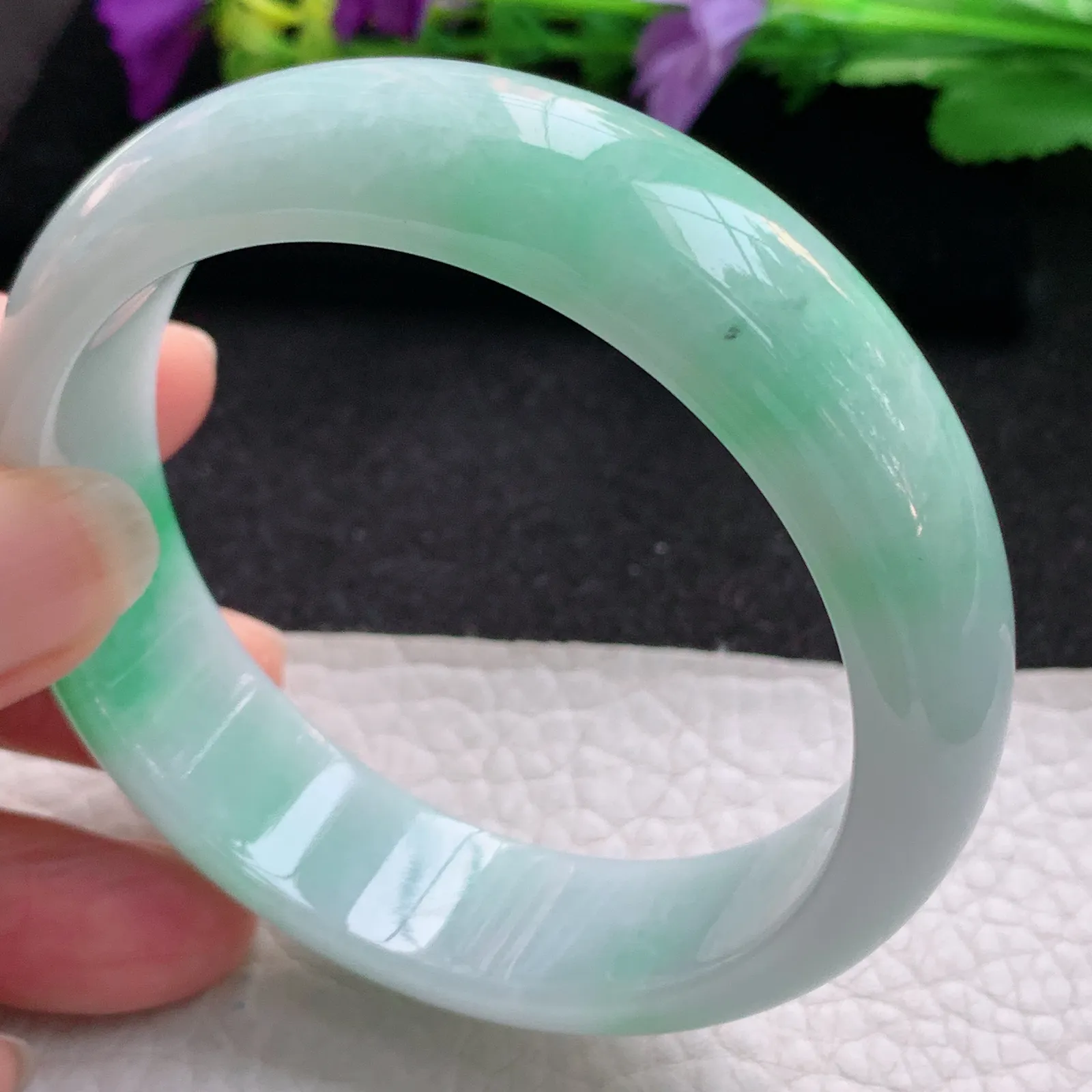 js实拍57*16*8.5平安镯 天然缅甸翡翠飘阳绿宽边玉手镯 玉手环