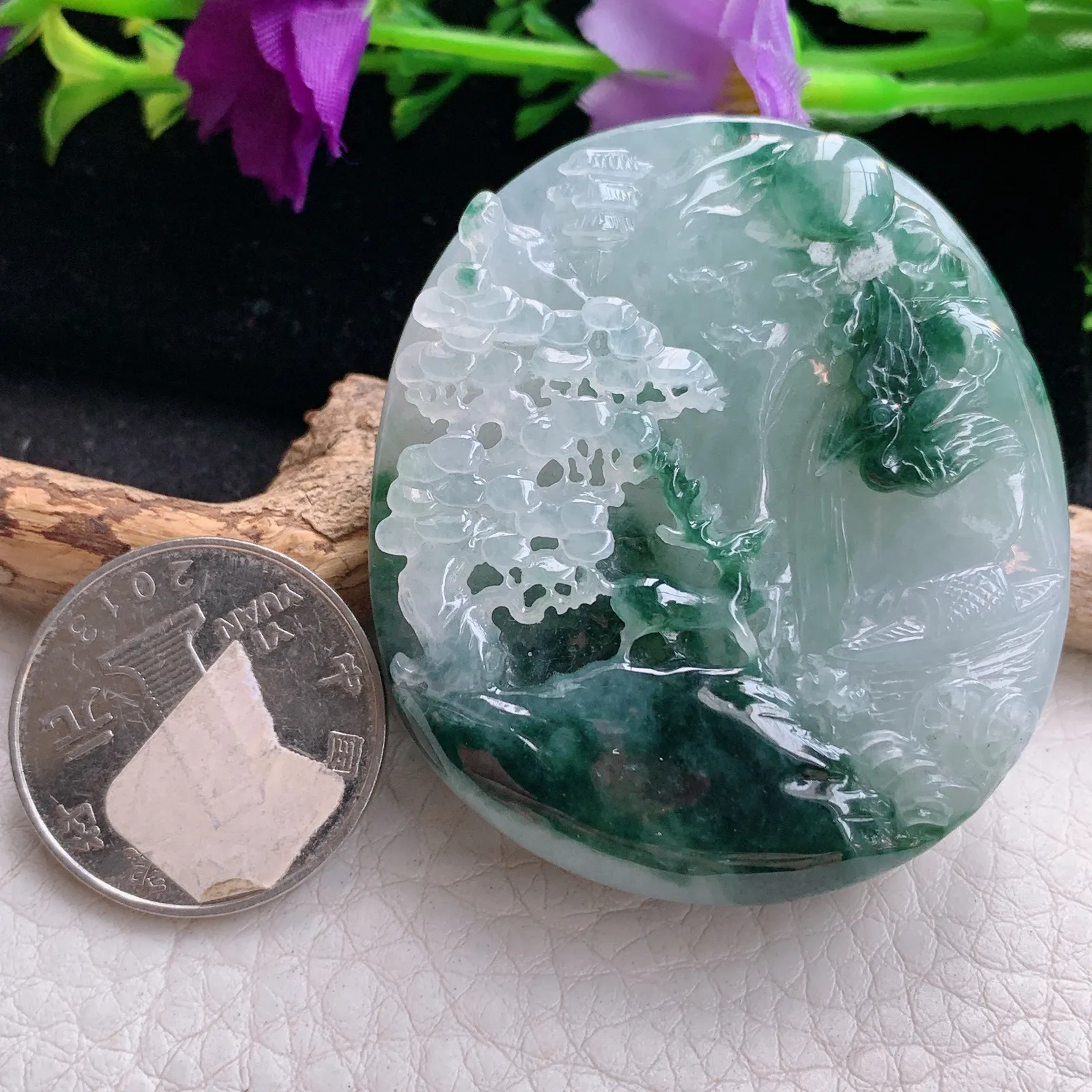 lz实拍52*46*12.3缅甸翡翠精雕冰飘花山水牌 大好河山玉吊坠 玉挂坠