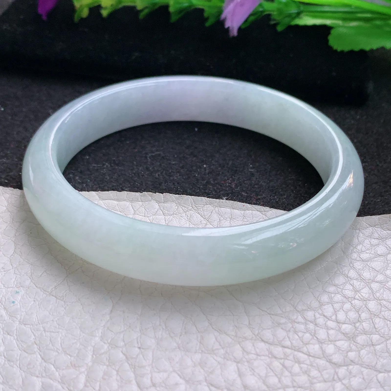 js大圈口60*12*8平安镯 天然缅甸翡翠淡春带彩宽边玉手镯 玉手环