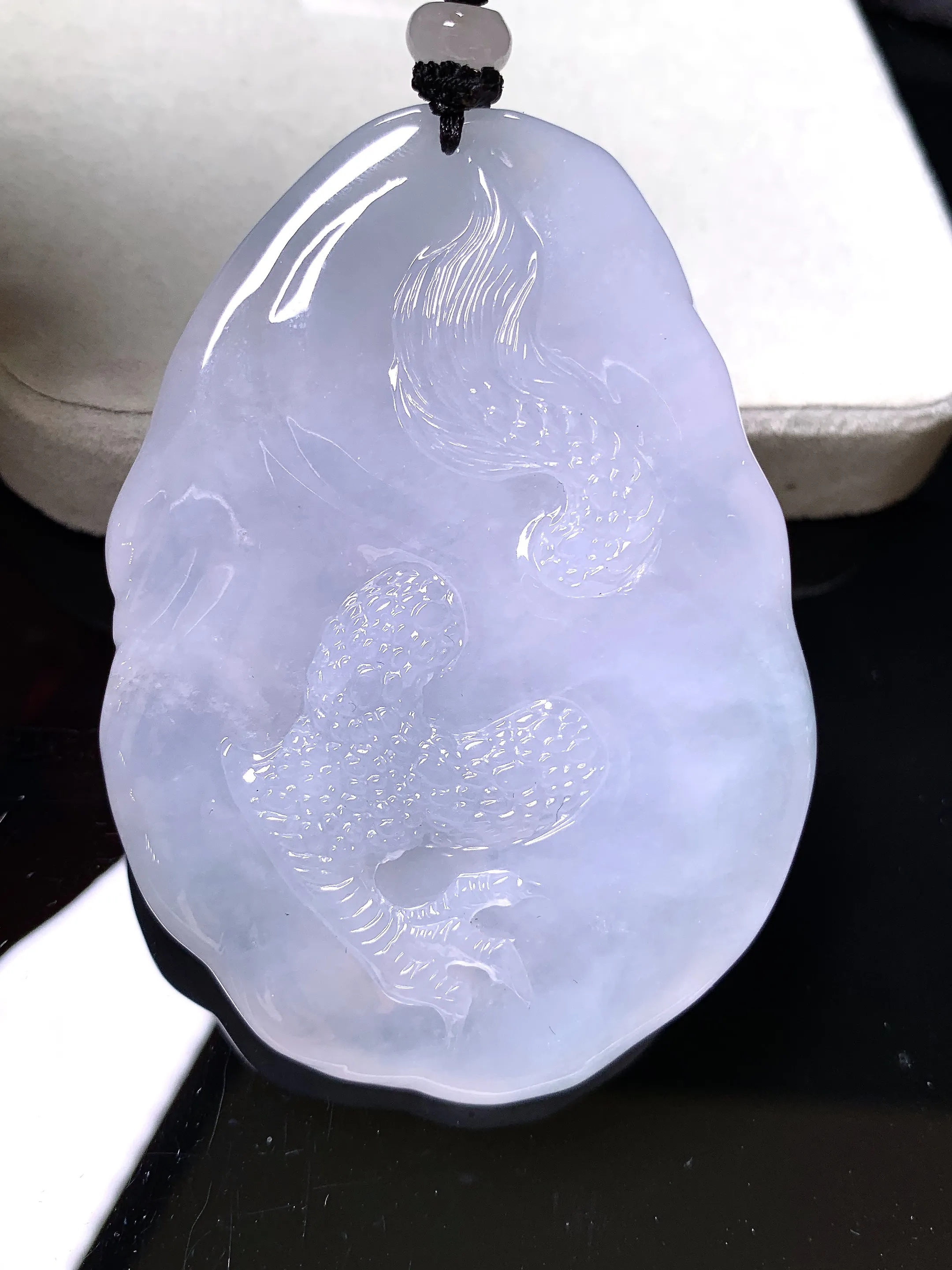 飘绿龙牌吊坠 玉质细腻 色泽清新艳丽 整体尺寸69.5*50*10.5