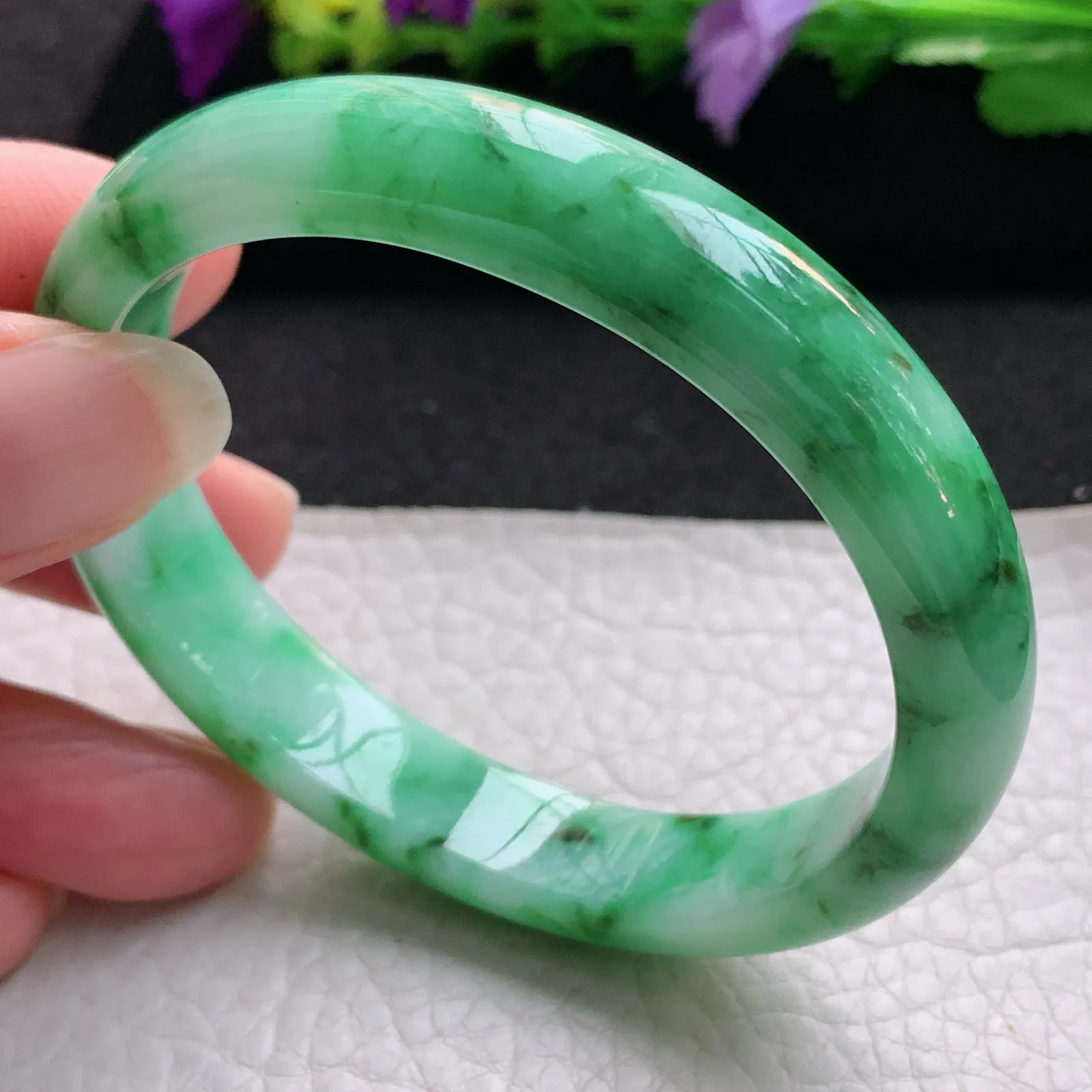 yh实拍55*40*11.2*7.3镯 天然缅甸翡翠辣绿椭圆宽边玉手镯 玉手环