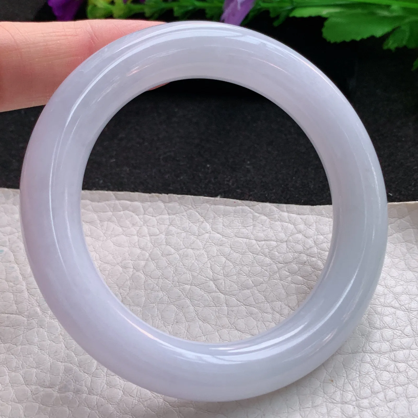 js实拍56*12*11.3胖圆镯 天然缅甸翡翠淡紫圆条玉手镯 玉手环