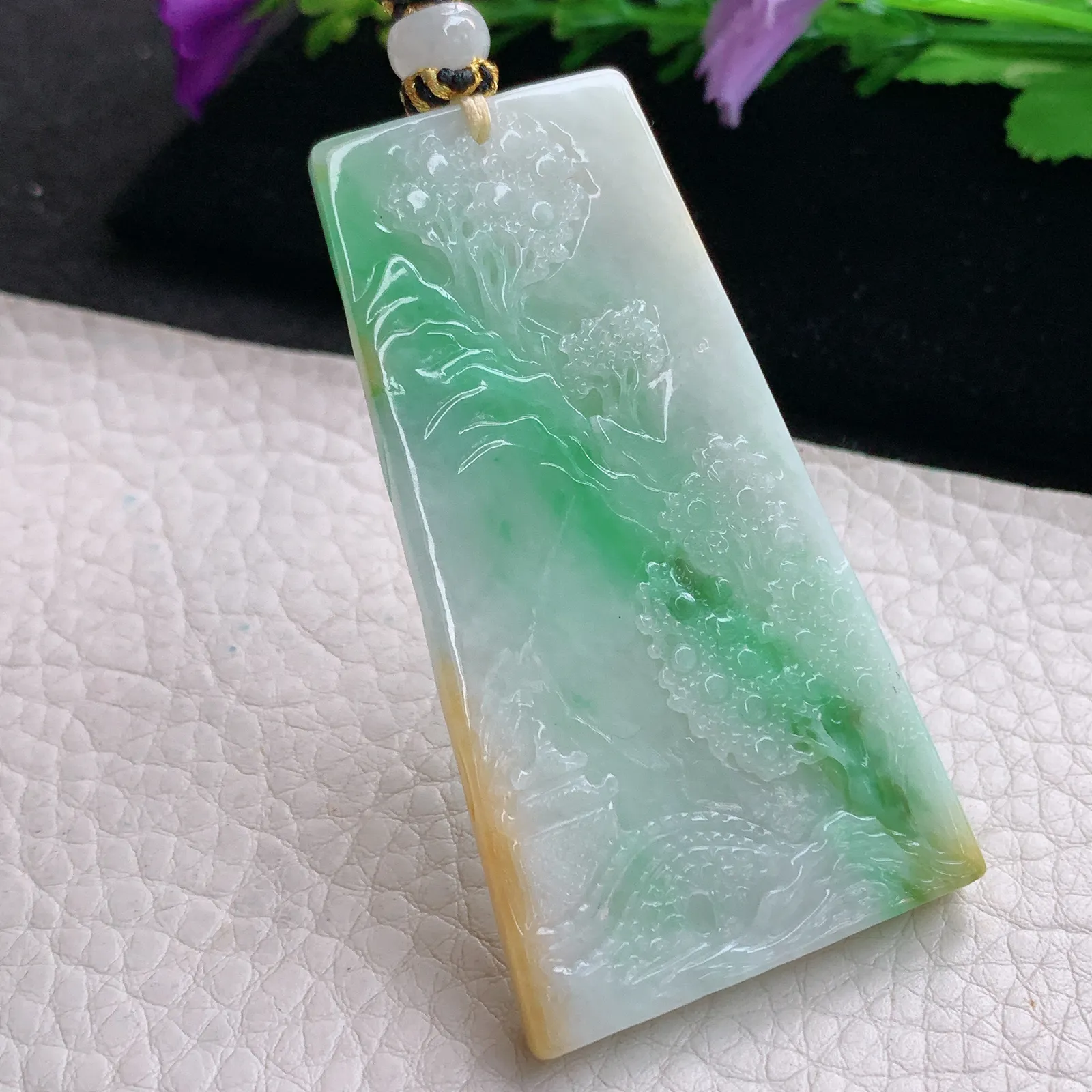 yl实拍64.3*35*6.8缅甸翡翠俏色巧雕三彩山水 大好河山玉吊坠 玉挂坠