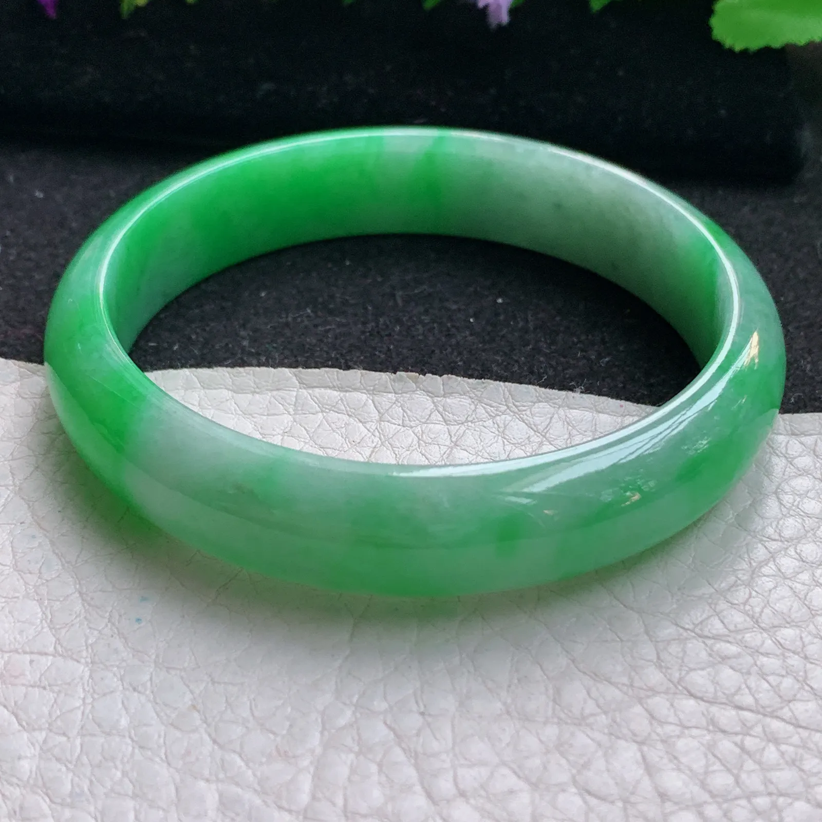 nr实拍58.5*13*7平安镯 天然缅甸翡翠辣阳绿宽边玉手镯 玉手环