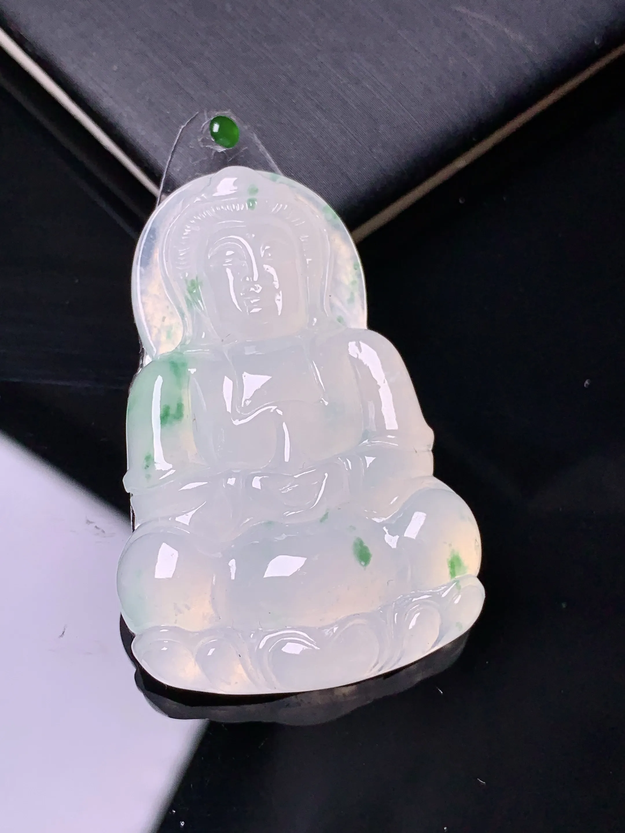 镶嵌款 冰种观音吊坠 玉质细腻 色泽清新艳丽 整体尺寸40.3*26.6*5.2