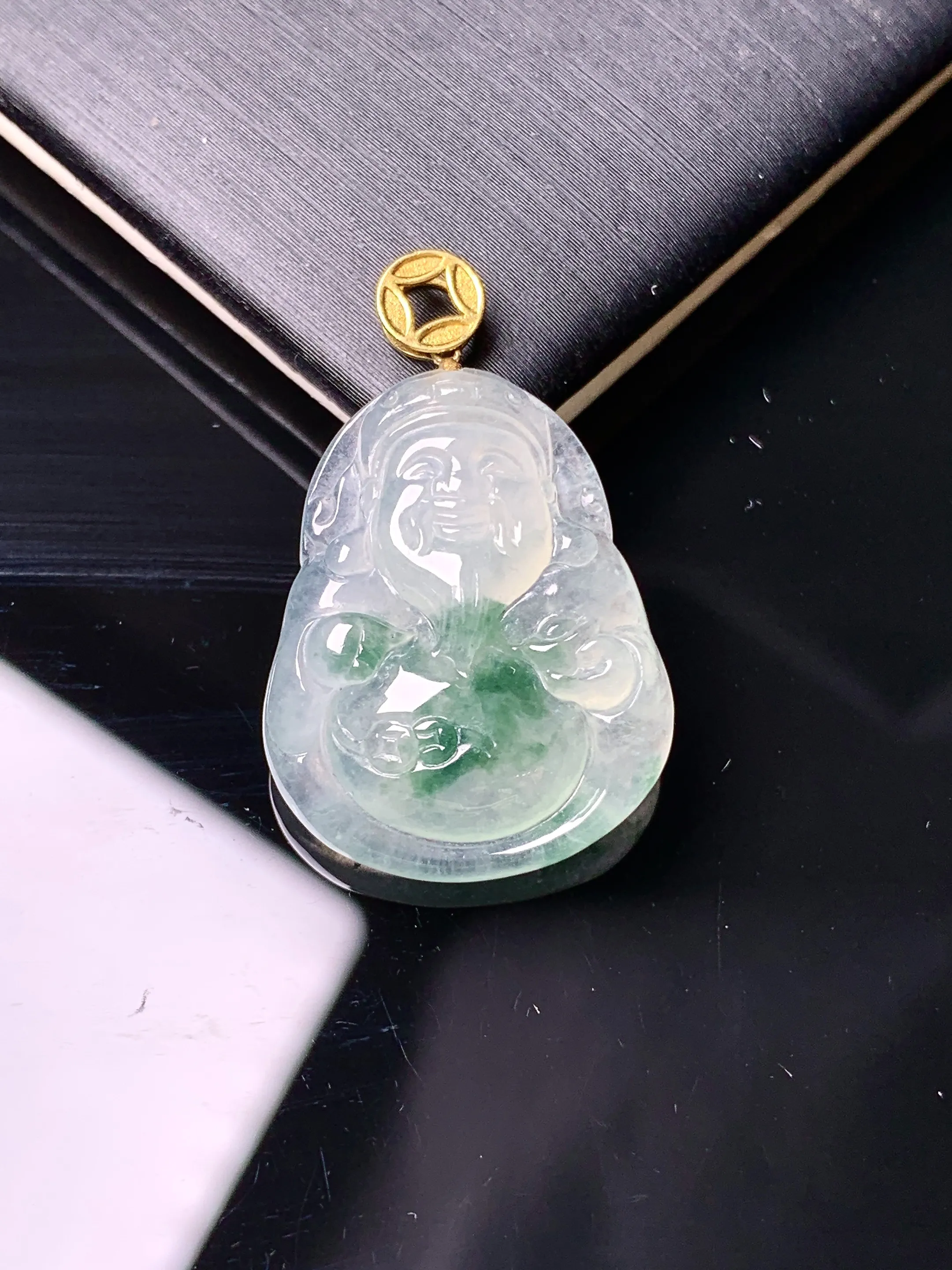 18k金镶嵌冰种财神吊坠 玉质细腻 色泽清新艳丽 整体尺寸28.8*18.2*5.2