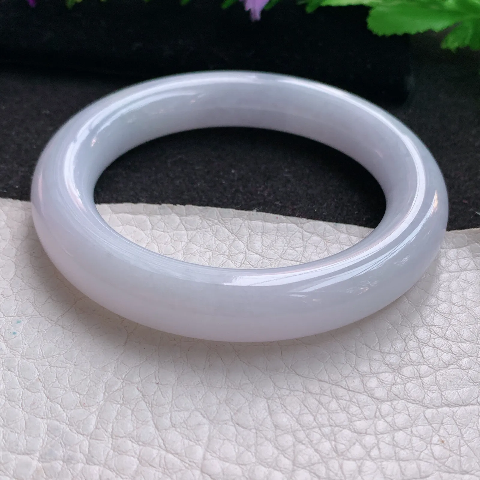 js实拍56*12*11.3胖圆镯 天然缅甸翡翠淡紫圆条玉手镯 玉手环