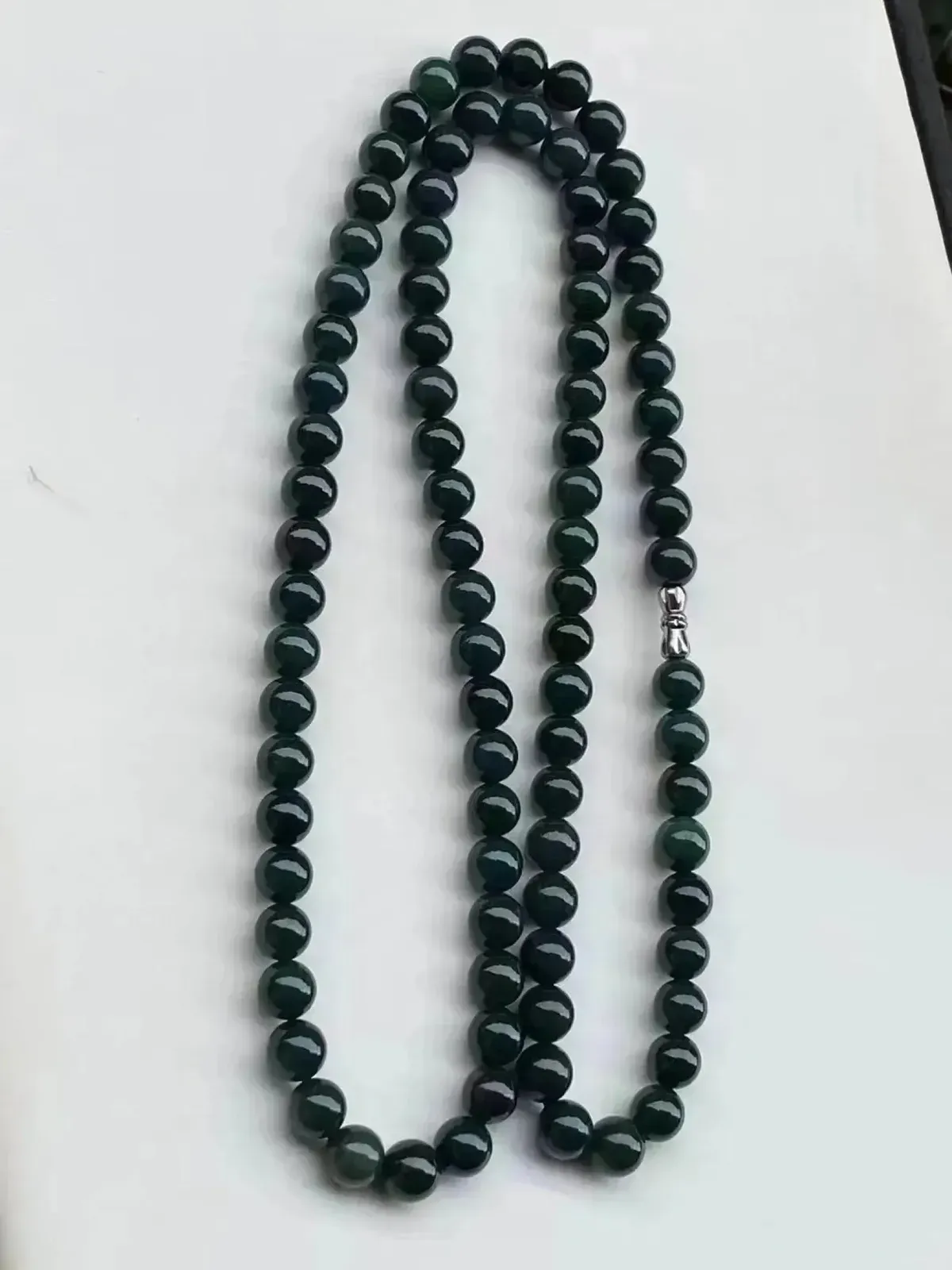 墨翠【88颗珠链】细腻干净、黑度好，性价比高，雕工精湛，打灯透绿.