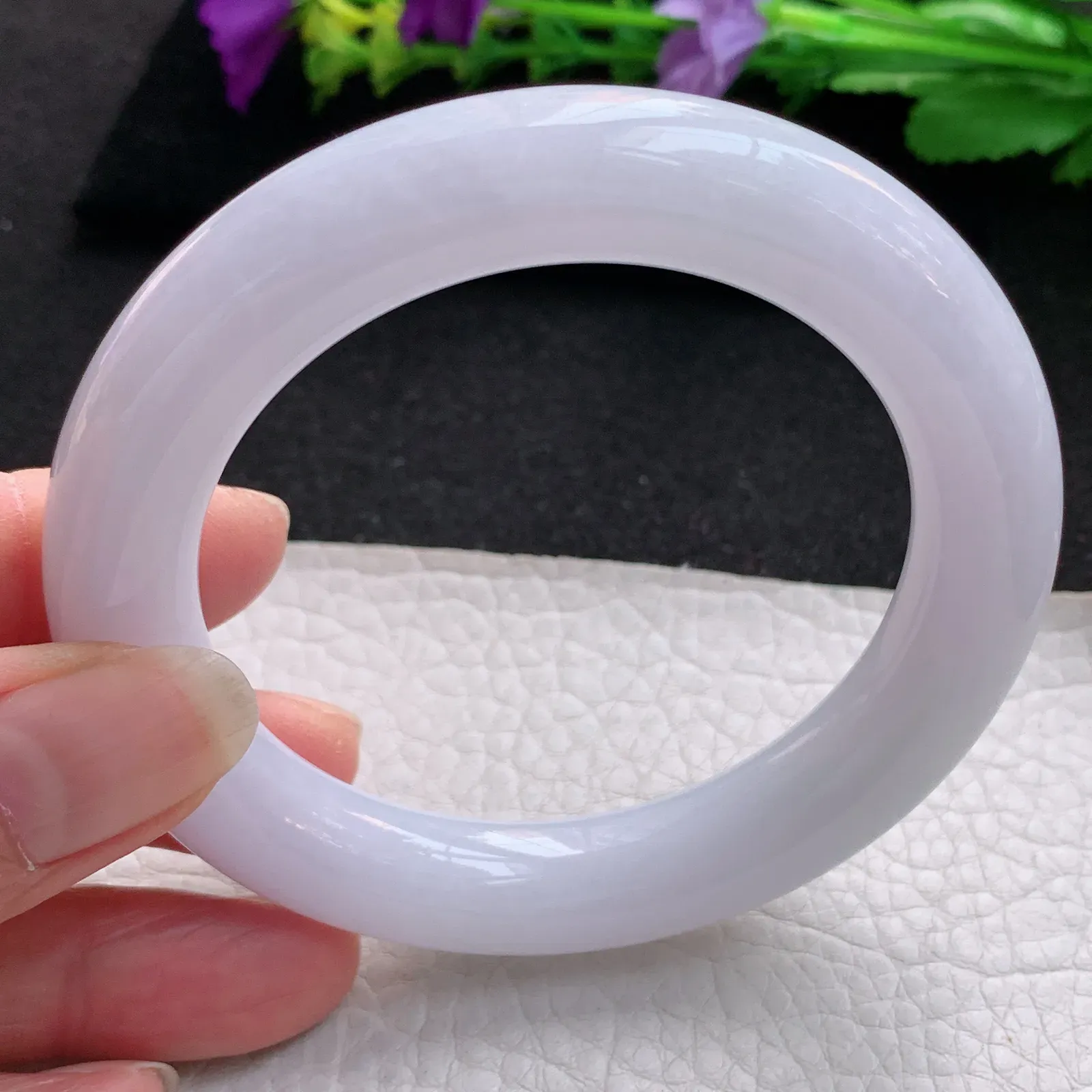 js实拍56*12*11.3胖圆镯 天然缅甸翡翠淡紫圆条玉手镯 玉手环