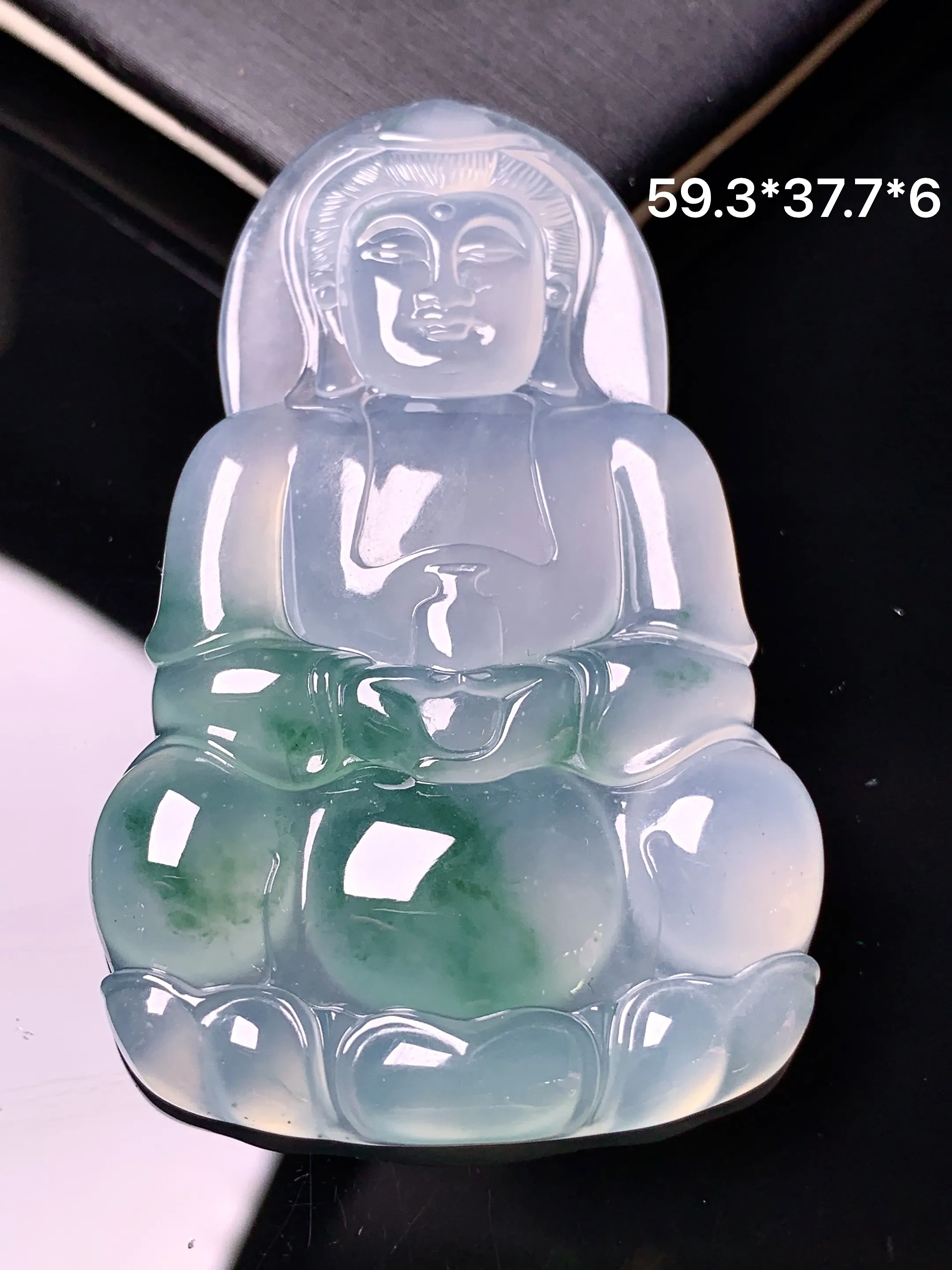 冰种飘绿观音菩萨吊坠 玉质细腻 色泽清新艳丽 整体尺寸59.3*37.7*6
