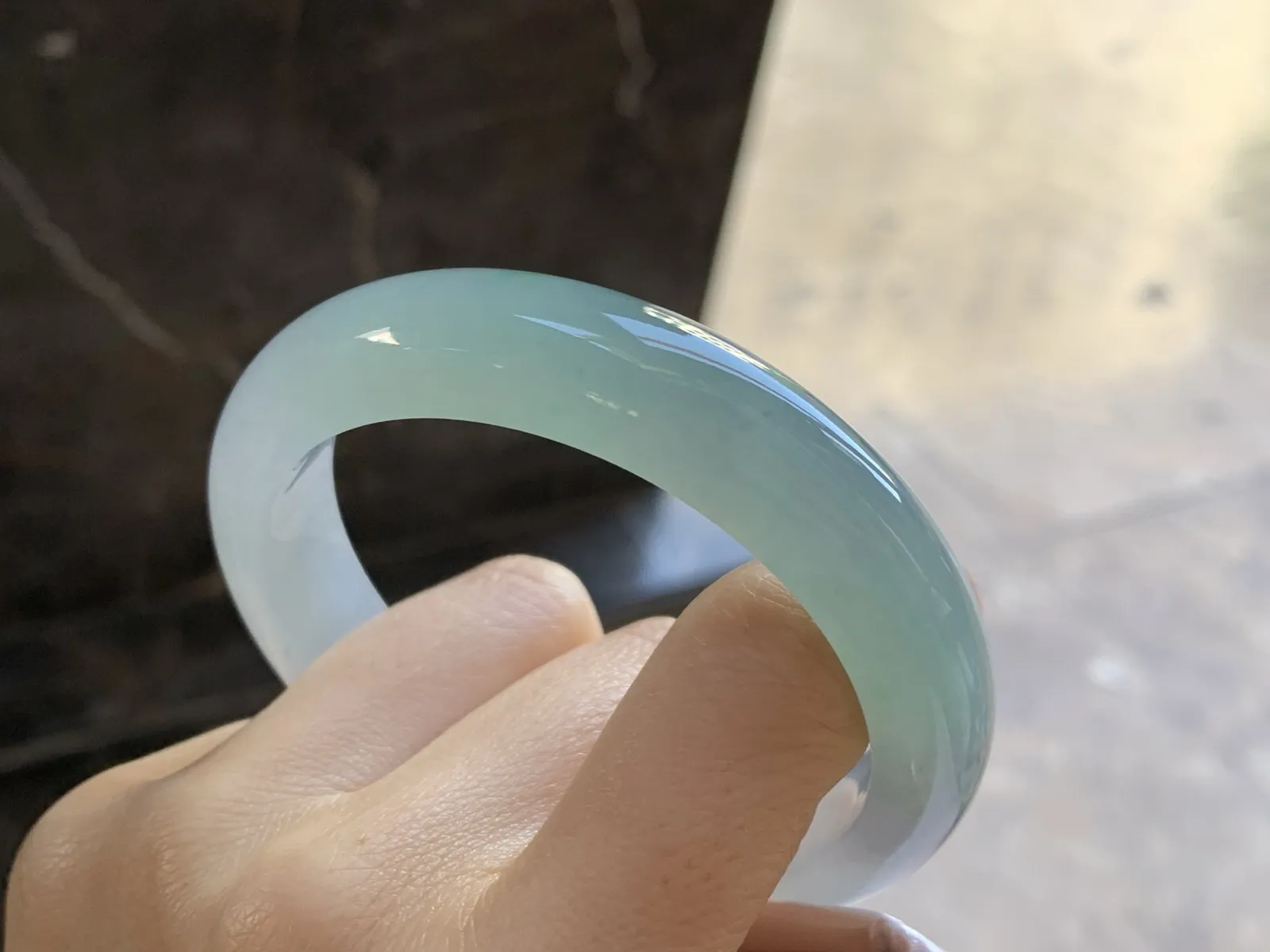 冰晴水手镯
尺寸：56.5-12.9-8.5mm
种水好 底子细腻干净