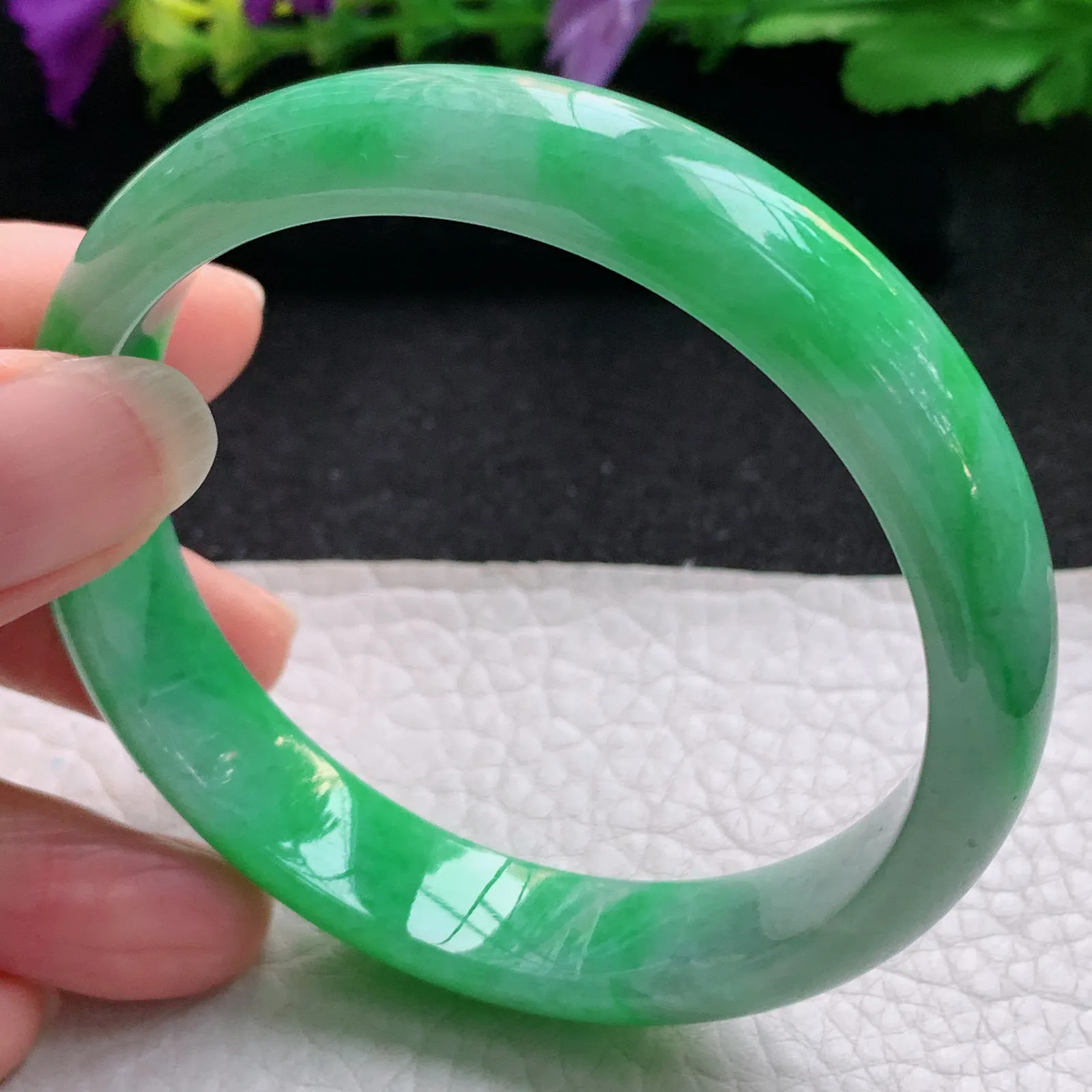 nr实拍58.5*13*7平安镯 天然缅甸翡翠辣阳绿宽边玉手镯 玉手环