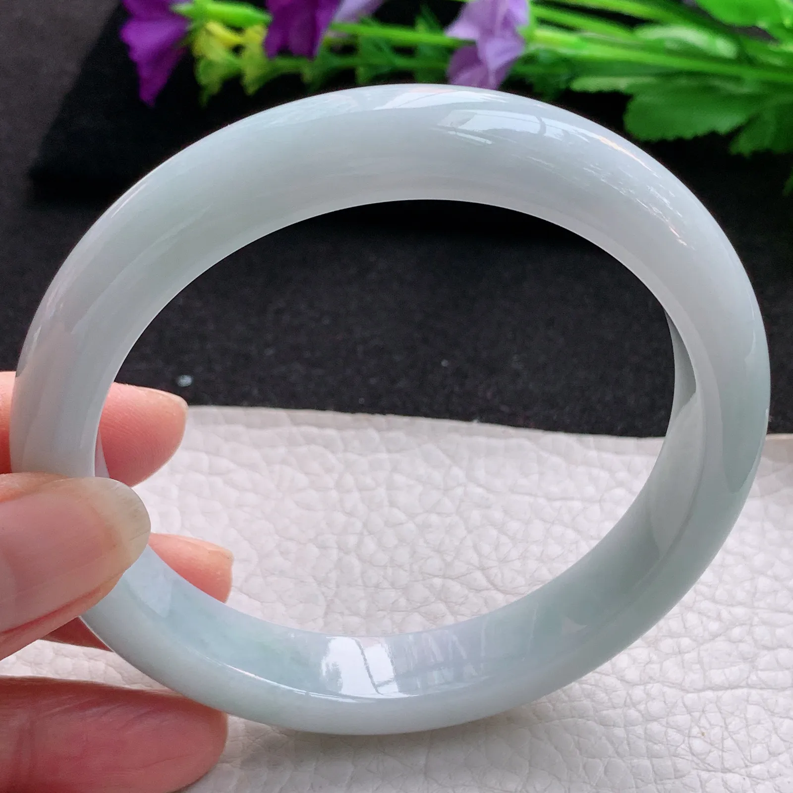 js大圈口66*12.8*8.8平安镯 天然缅甸翡翠浅绿大气宽边玉手镯 玉手环