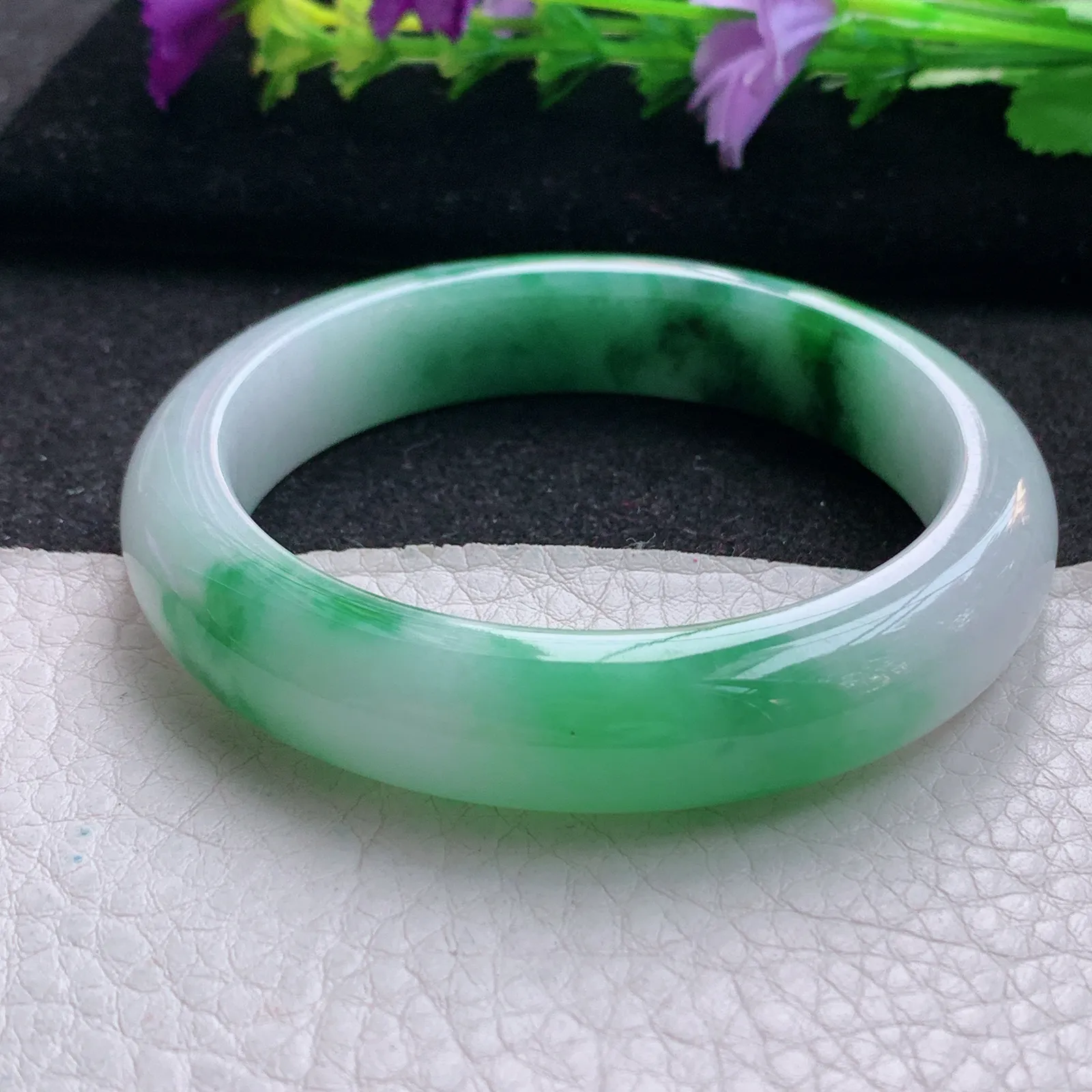 xh实拍54*12.3*8.5平安镯 天然缅甸翡翠飘绿花宽边玉手镯 玉手环