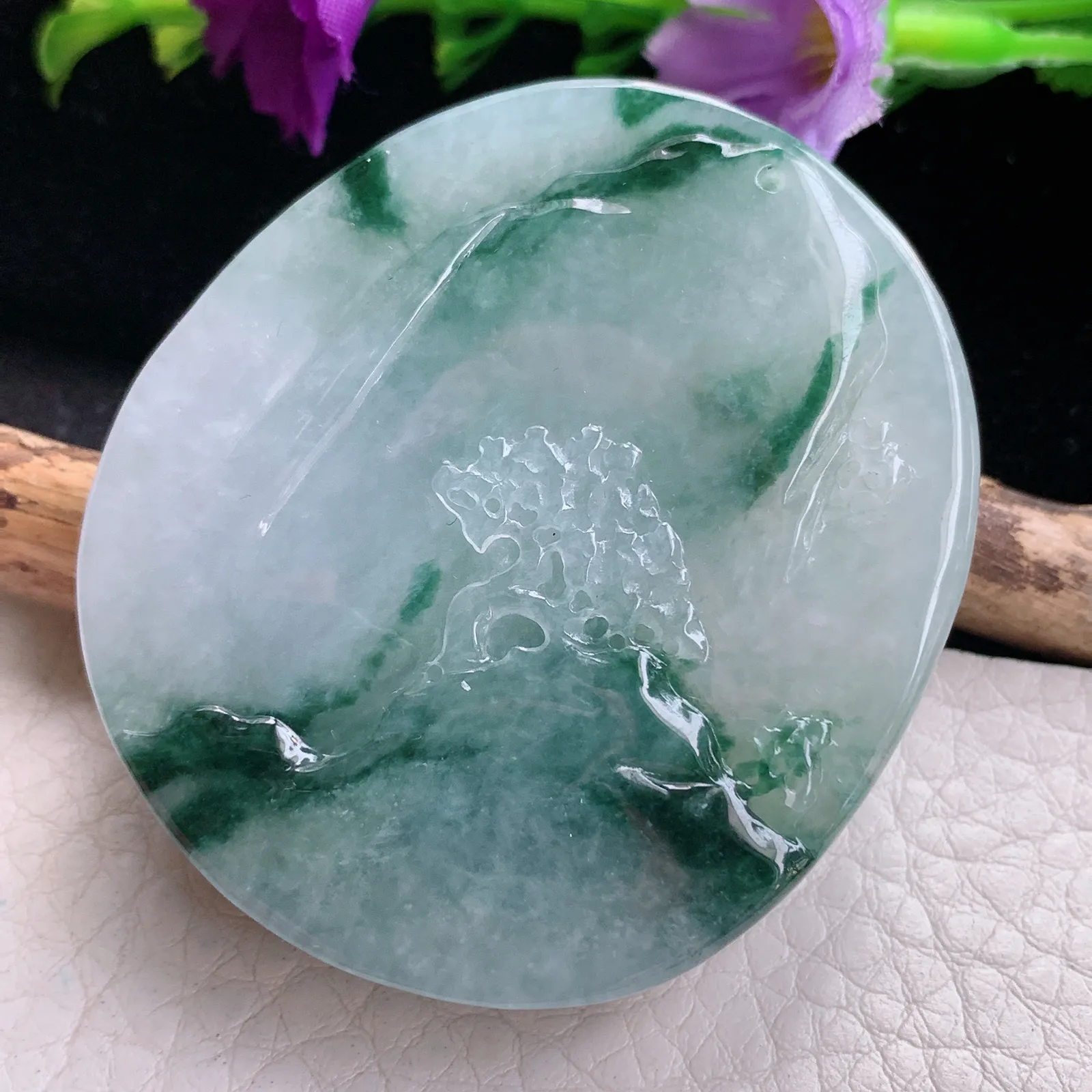 lz实拍52*46*12.3缅甸翡翠精雕冰飘花山水牌 大好河山玉吊坠 玉挂坠