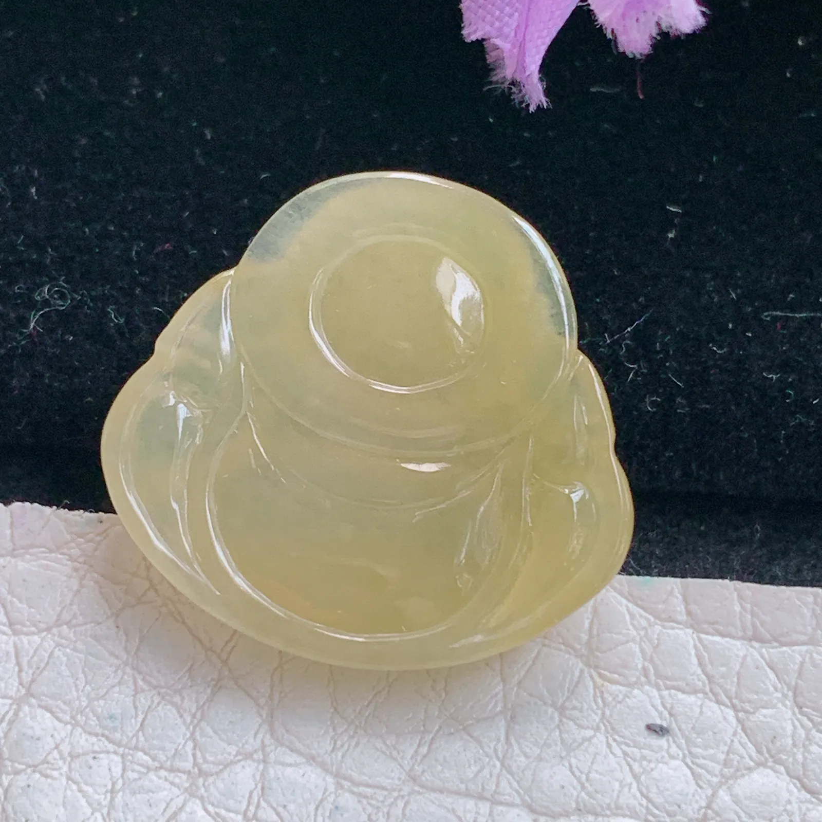 lz实拍22.2*23.6*5.2缅甸翡翠精雕冰黄佛公 弥勒佛玉吊坠 玉挂坠