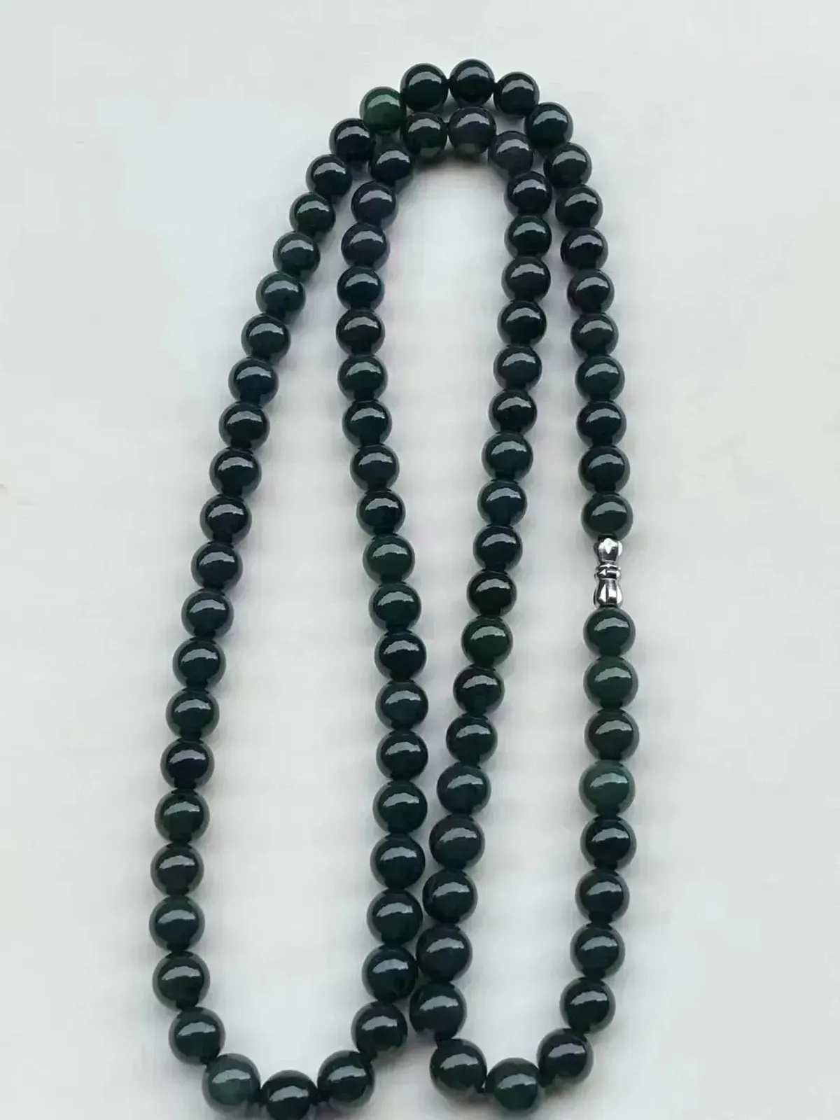 墨翠【88颗珠链】细腻干净、黑度好，性价比高，雕工精湛，打灯透绿.