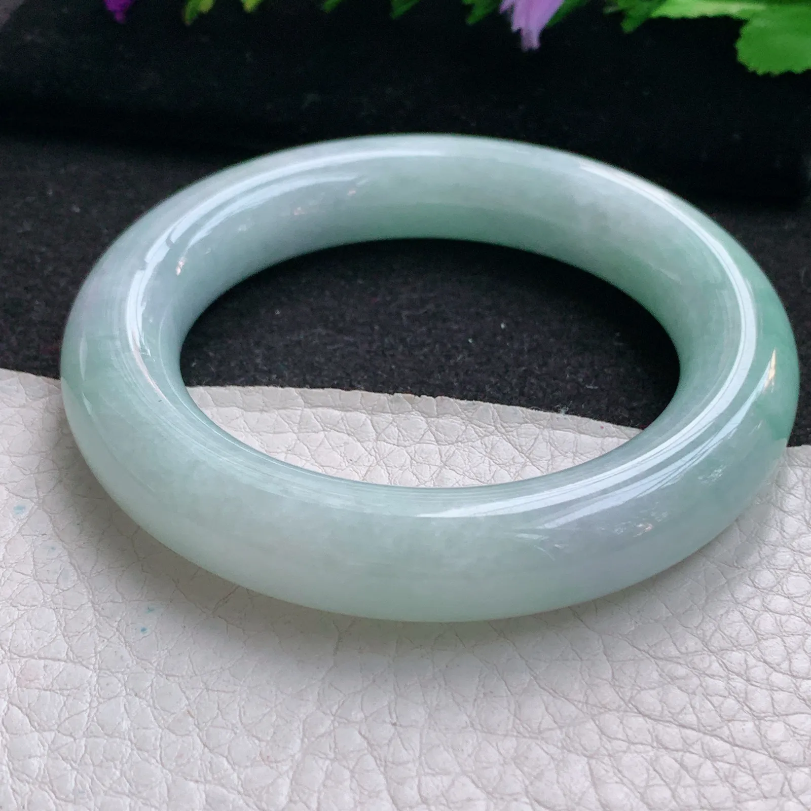 z实拍53*12.5*7胖圆镯 天然缅甸翡翠淡春带彩圆条玉手镯 玉手环