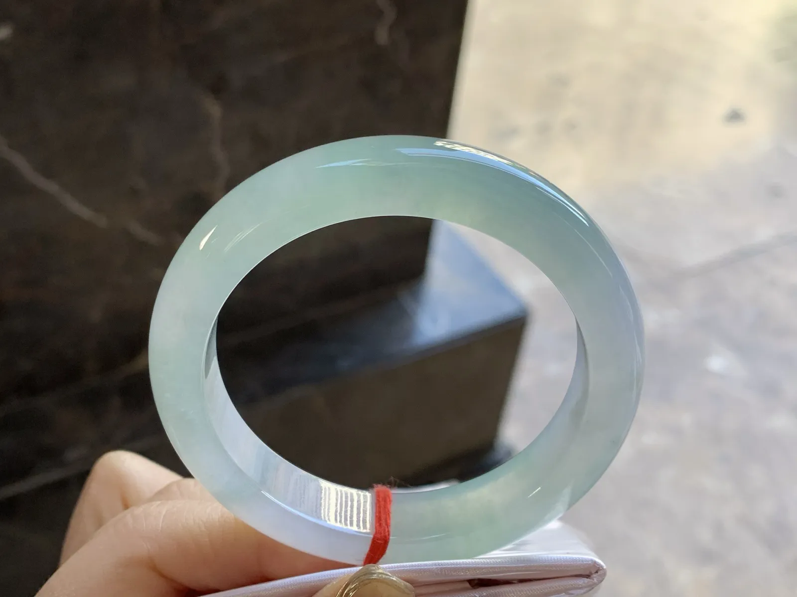 冰种晴水手镯
尺寸：55.8-12.2-9mm
种水好 小清新好