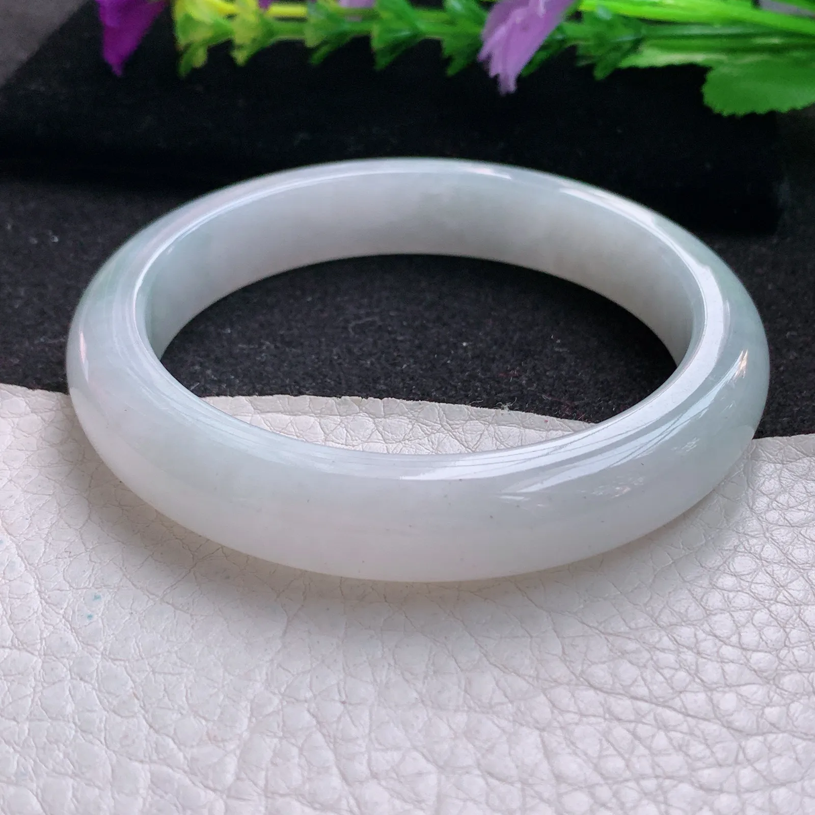 js大圈口60*12.5*8.5平安镯 天然缅甸翡翠白月光宽边玉手镯 玉手环