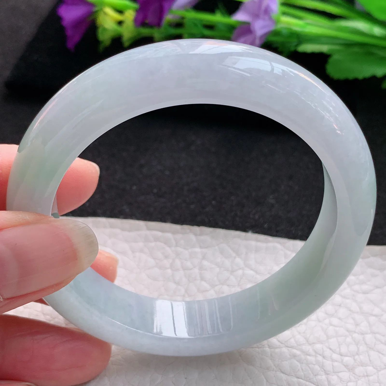 js实拍56*13.2*8.8平安镯 天然缅甸翡翠浅绿清爽宽边玉手镯 玉手环