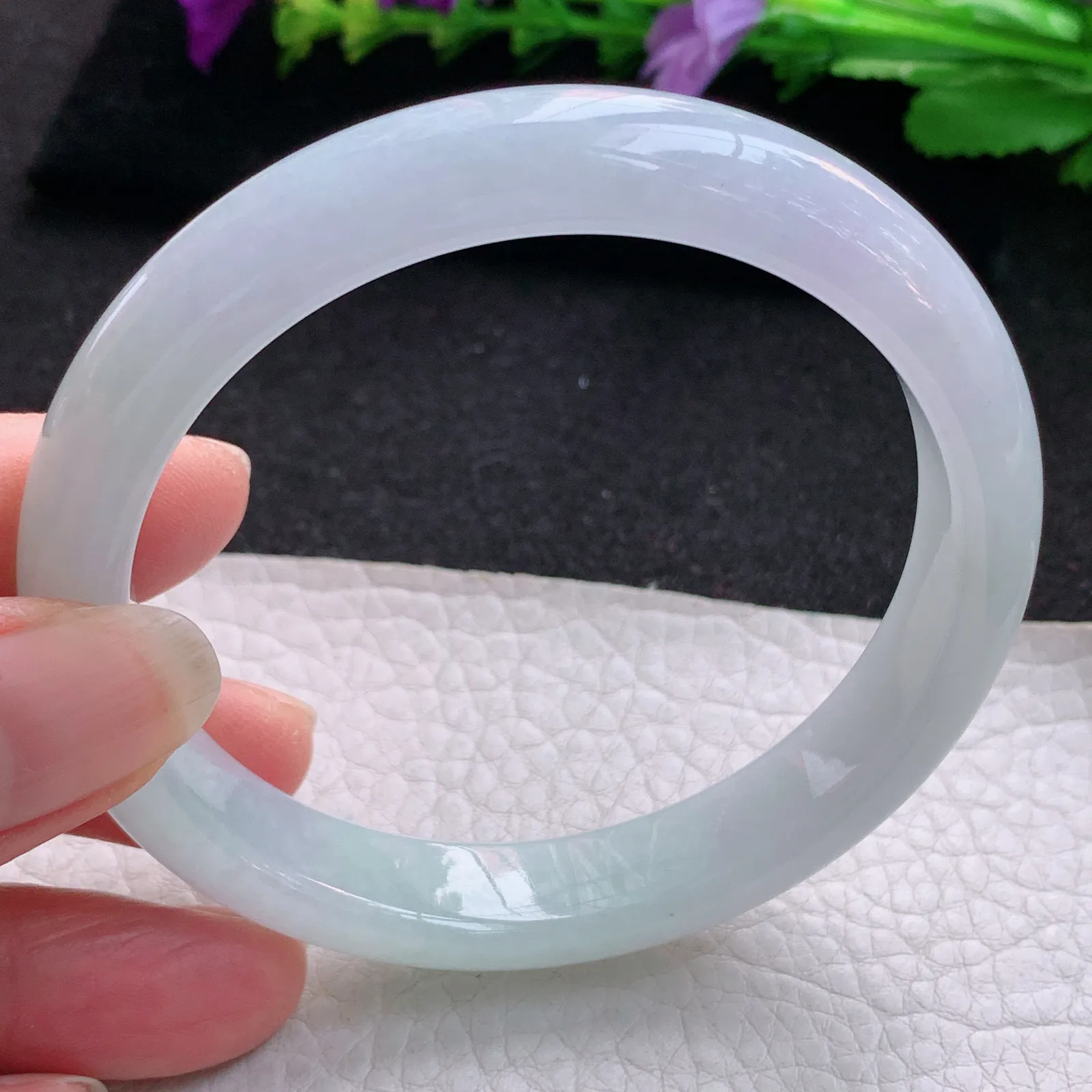 js大圈口60*12*8平安镯 天然缅甸翡翠淡春带彩宽边玉手镯 玉手环