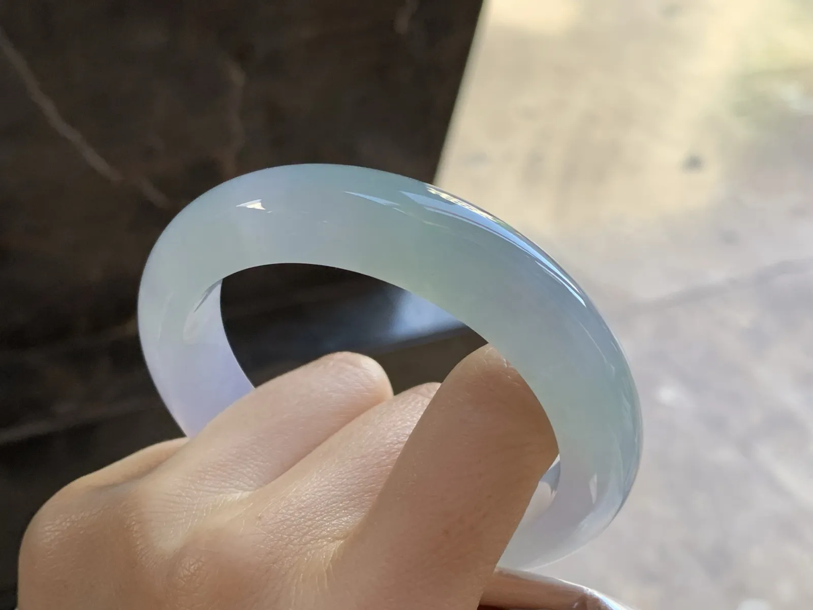 冰紫手镯
尺寸：56.9-13.2-10mm
底子细腻 种水好 小清新