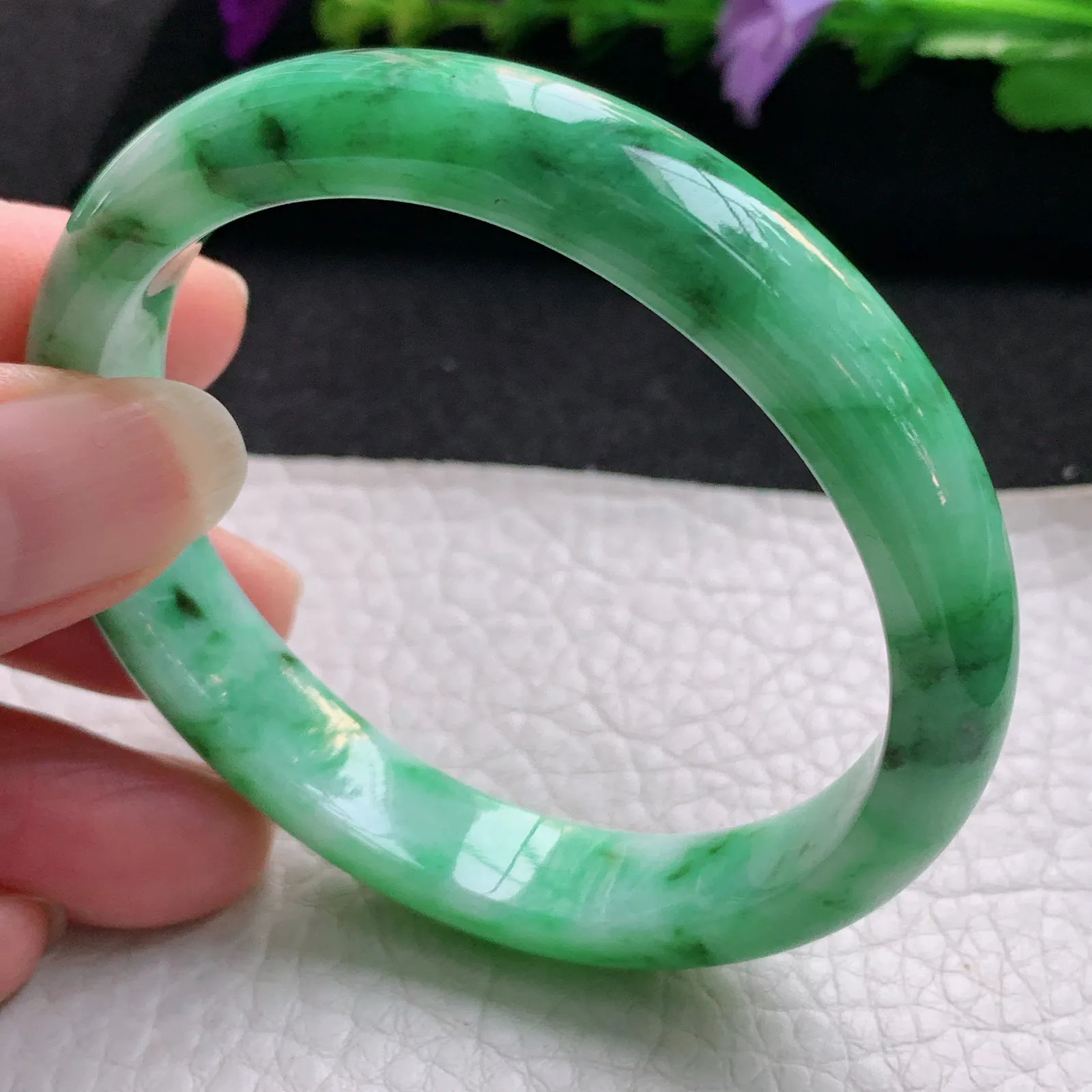 yh实拍55*40*11.2*7.3镯 天然缅甸翡翠辣绿椭圆宽边玉手镯 玉手环