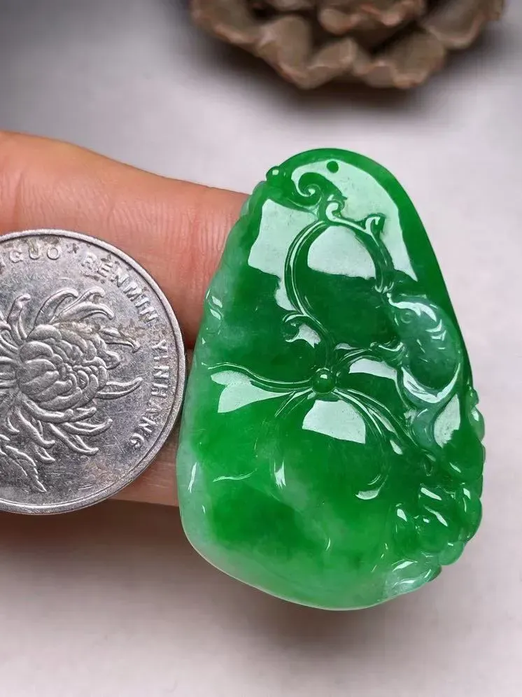 冰糯种辣色【连年有余】吊坠，种水好，玉质细腻 ，卖相好.