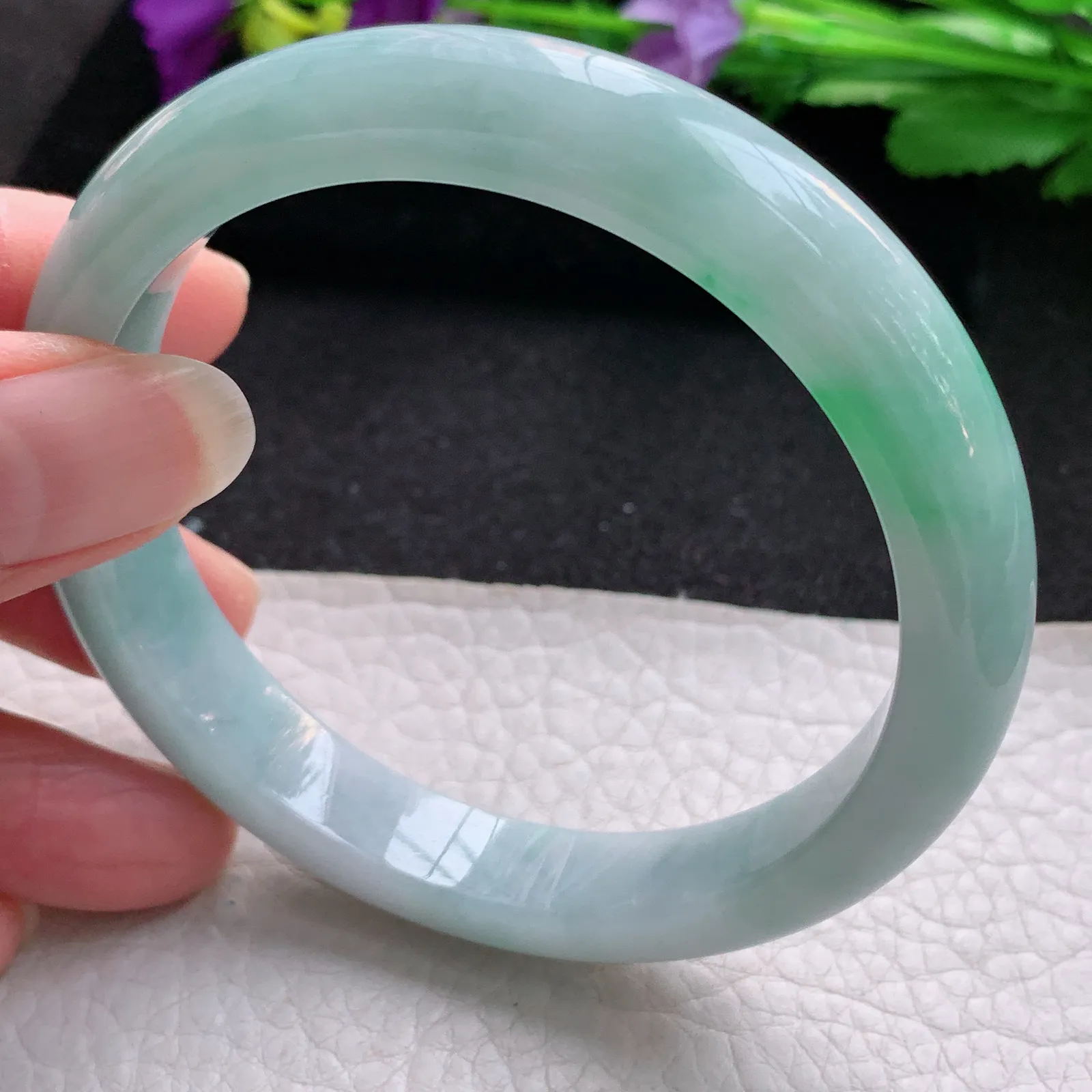 js大圈口60*11.8*8平安镯 天然缅甸翡翠飘阳绿宽边玉手镯 玉手环