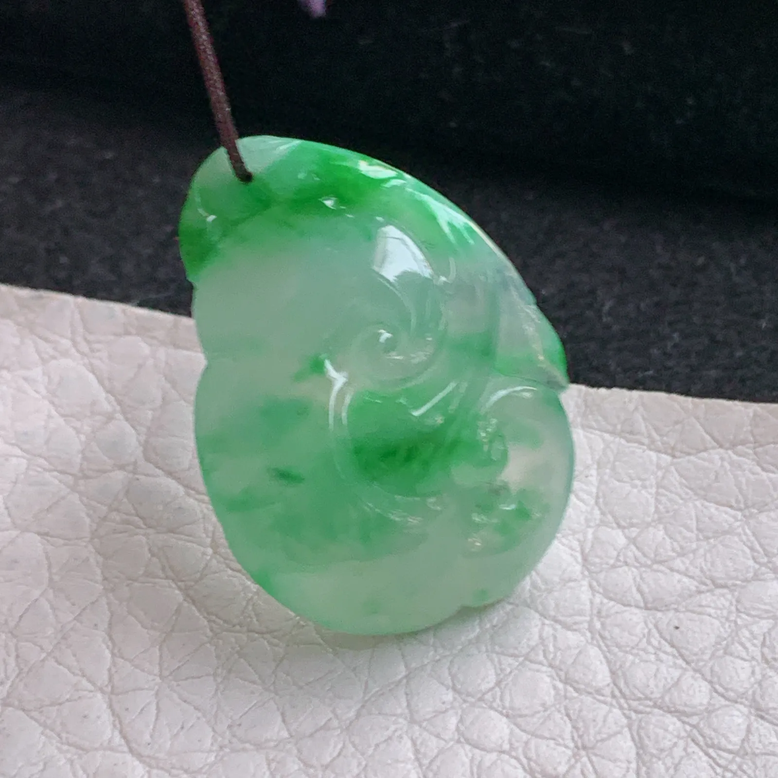 lz实拍28.5*20.3*7.2缅甸翡翠精雕冰绿祥云如意 玉如意玉吊坠 玉挂坠