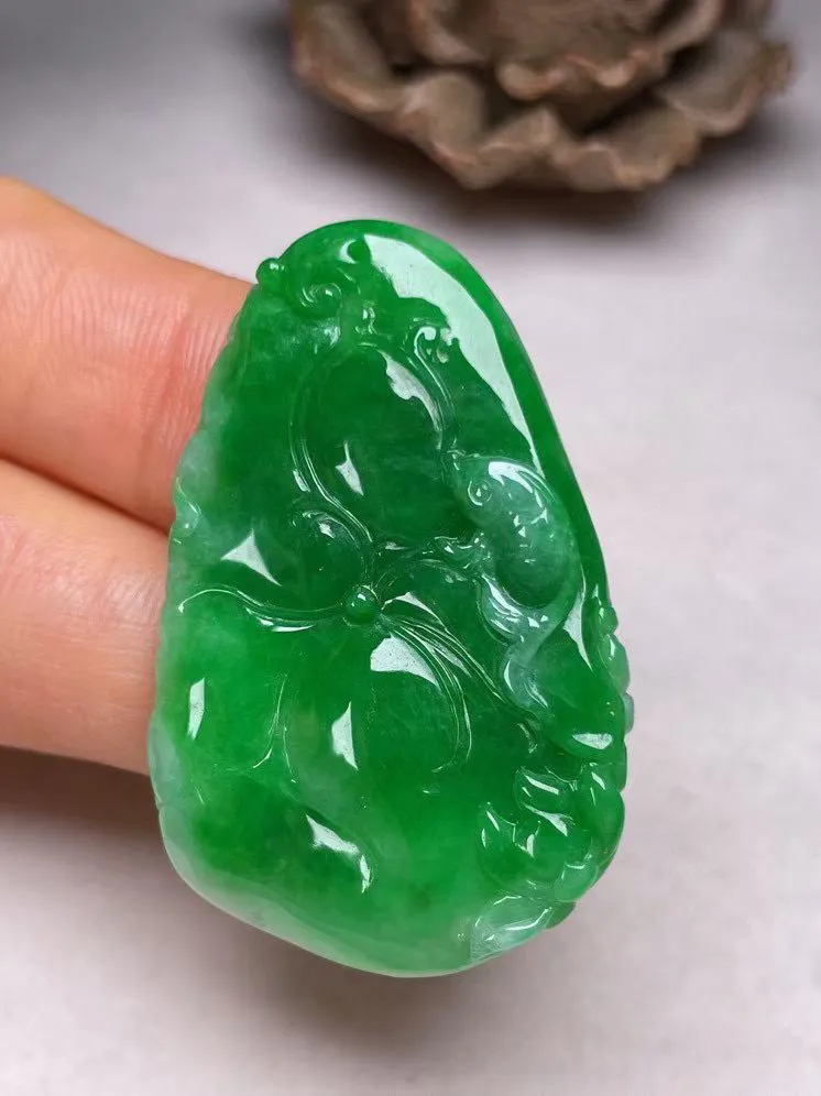 冰糯种辣色【连年有余】吊坠，种水好，玉质细腻 ，卖相好.