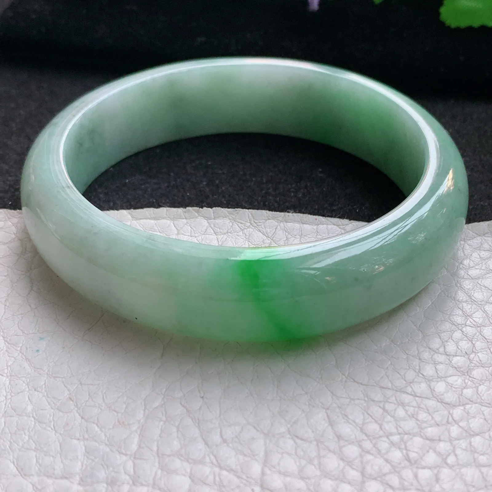 yh实拍59.5*15*8.8轮胎镯 天然缅甸翡翠飘绿宽边玉手镯 玉手环