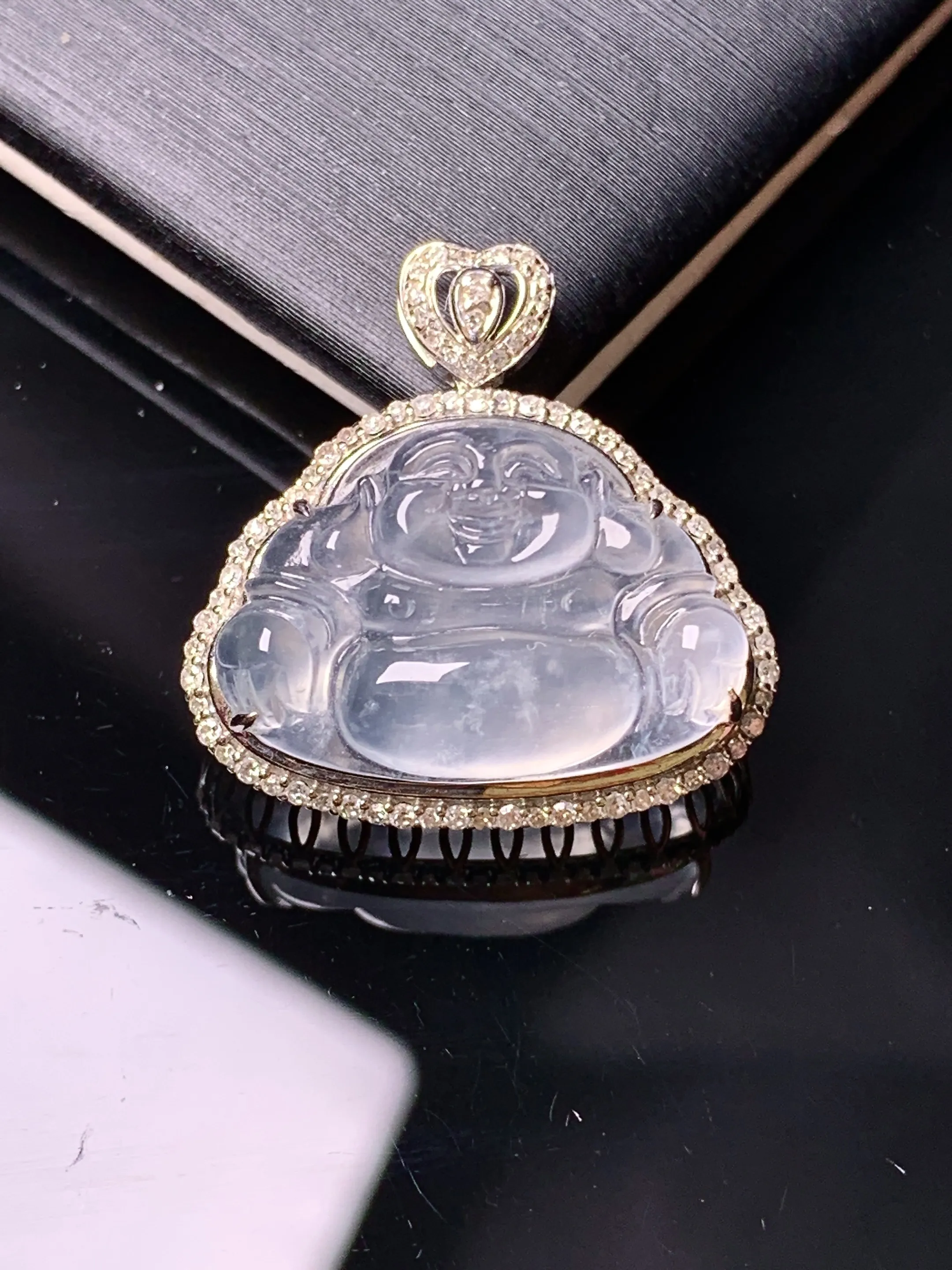 18k金钻镶嵌冰种佛公吊坠 玉质细腻 色泽清新艳丽 整体尺寸20.8*21.2*8.6