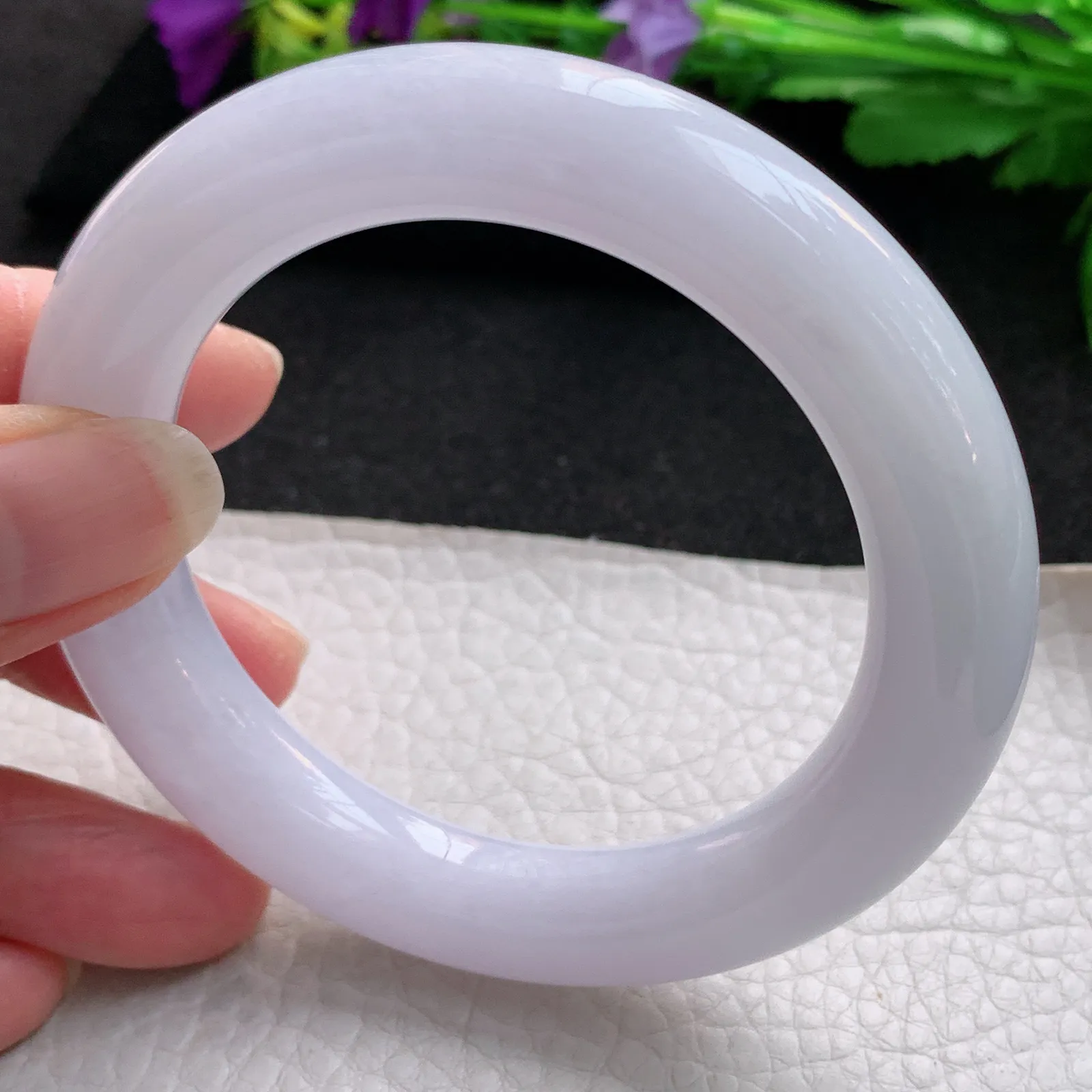 js实拍56*12*11.3胖圆镯 天然缅甸翡翠淡紫圆条玉手镯 玉手环