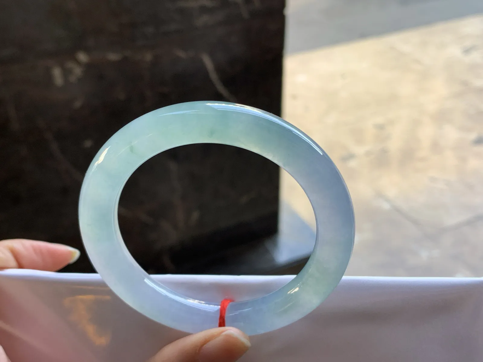 冰春带彩圆条手镯
尺寸：56-10.3mm
冰味十足 实物漂亮