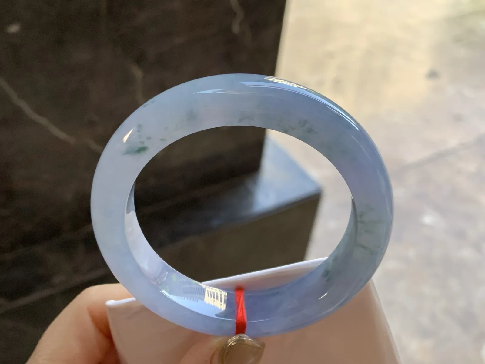 冰紫手镯
尺寸：56.7-13.2-9.6mm
种水好 颜色漂亮有特色