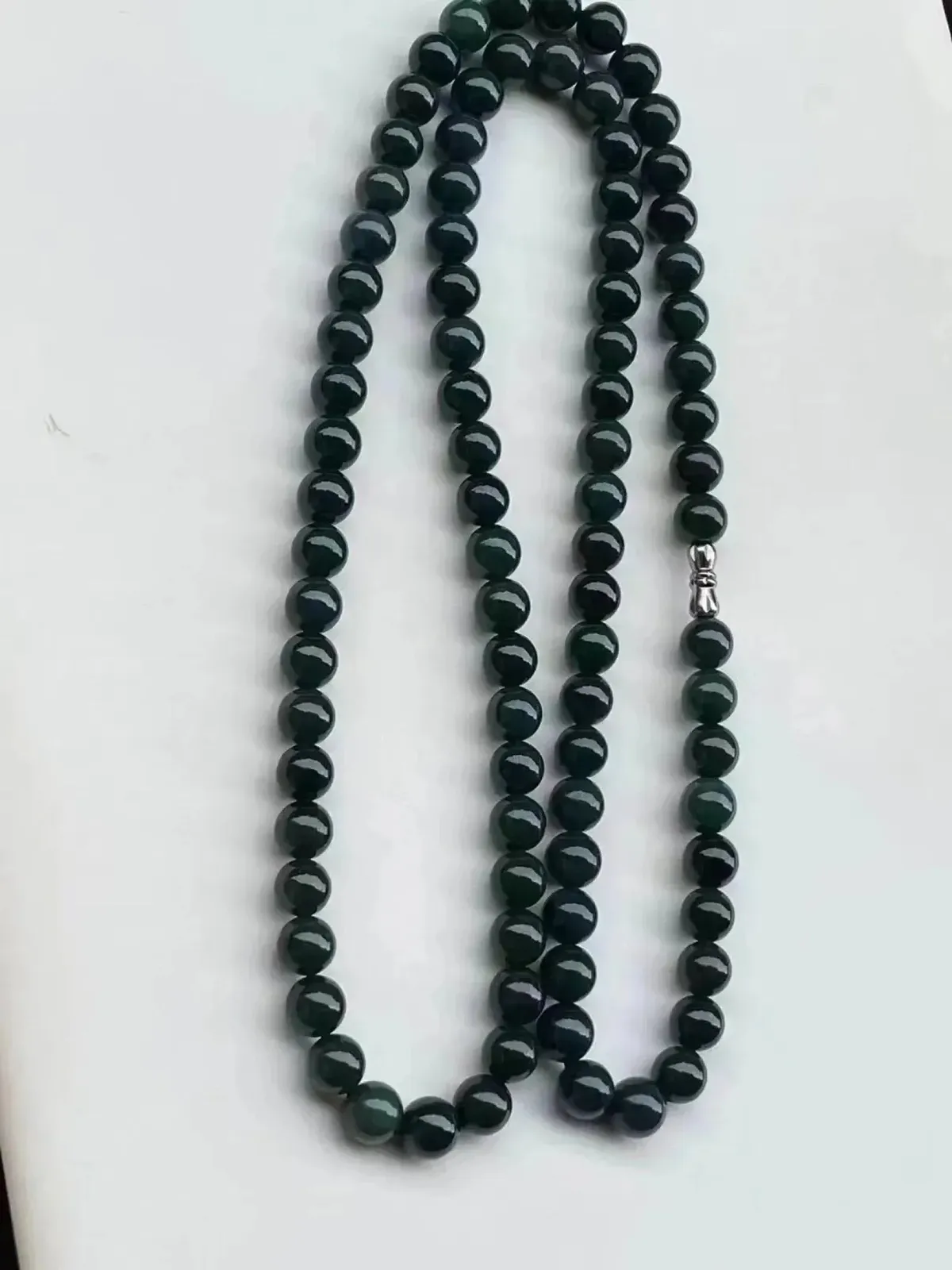 墨翠【88颗珠链】细腻干净、黑度好，性价比高，雕工精湛，打灯透绿.
