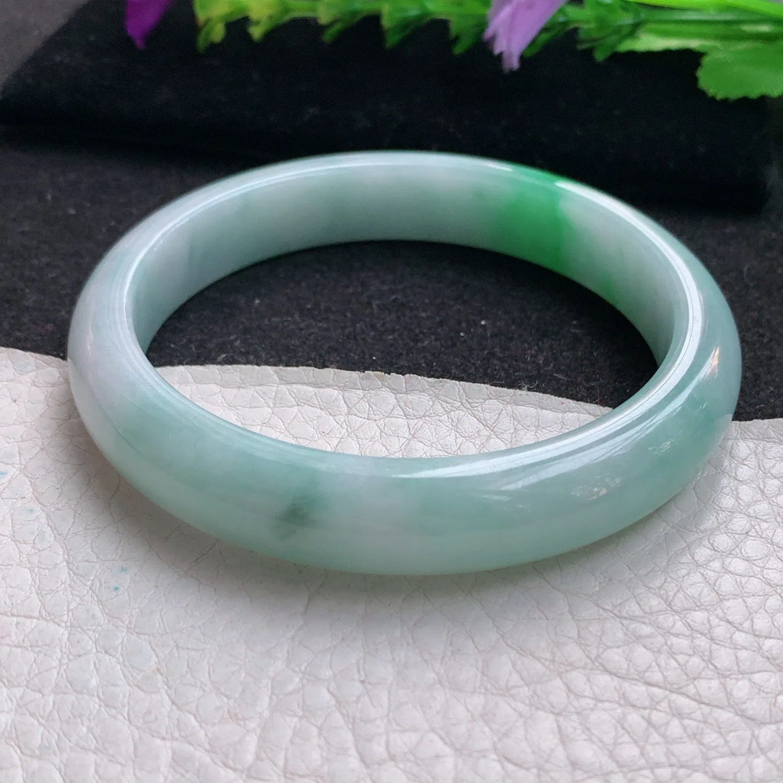 js大圈口60*11.8*8平安镯 天然缅甸翡翠飘阳绿宽边玉手镯 玉手环