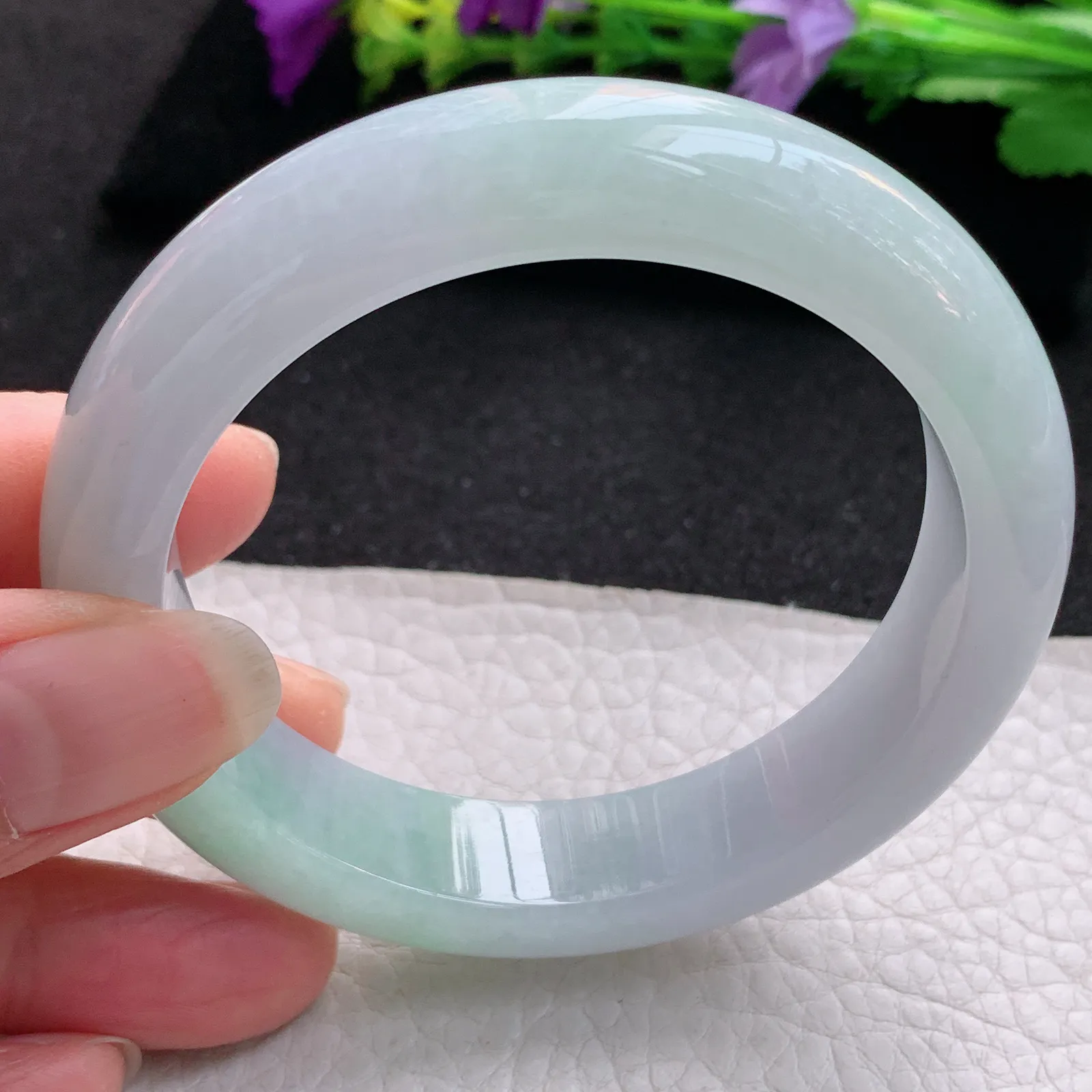 js实拍56*13.2*8.8平安镯 天然缅甸翡翠浅绿清爽宽边玉手镯 玉手环