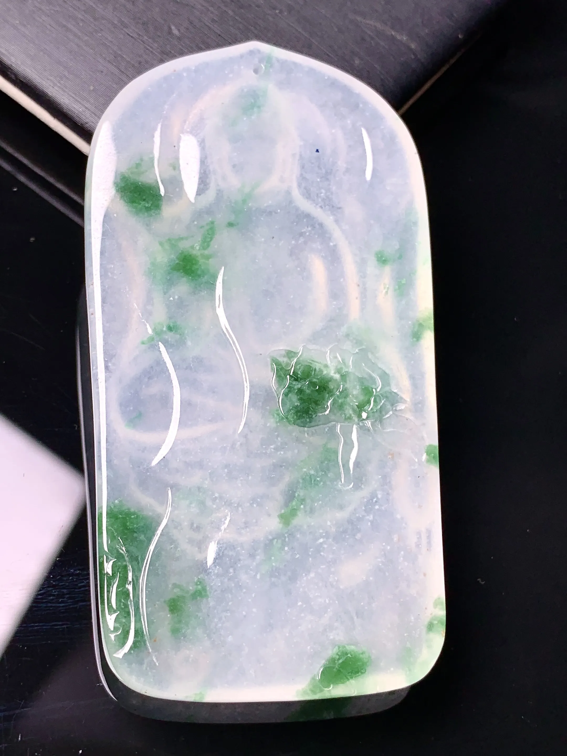 冰种飘绿观音吊坠 玉质细腻 色泽清新艳丽 整体尺寸64*33.6*6