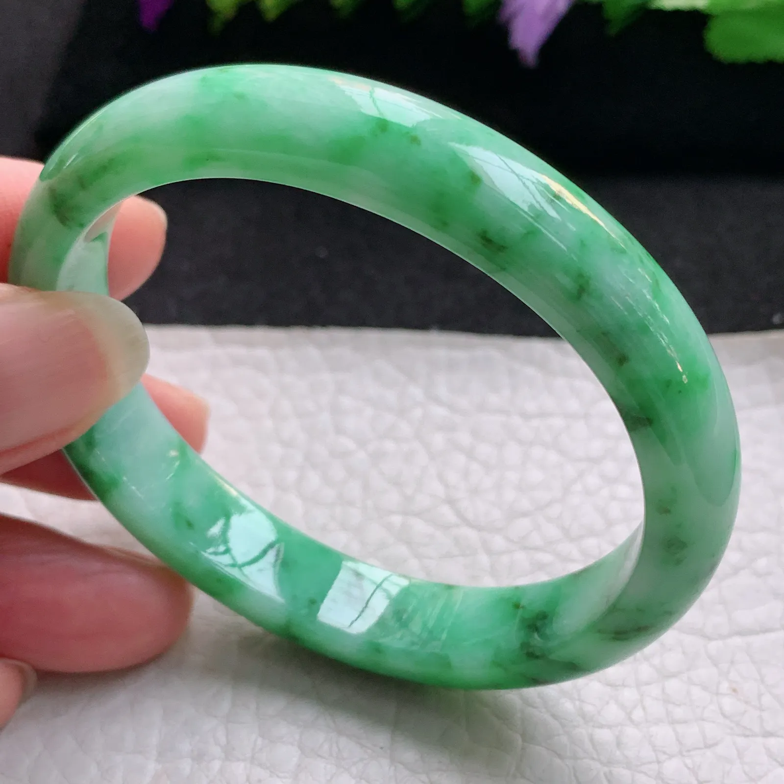yh实拍55*40*11.2*7.3镯 天然缅甸翡翠辣绿椭圆宽边玉手镯 玉手环