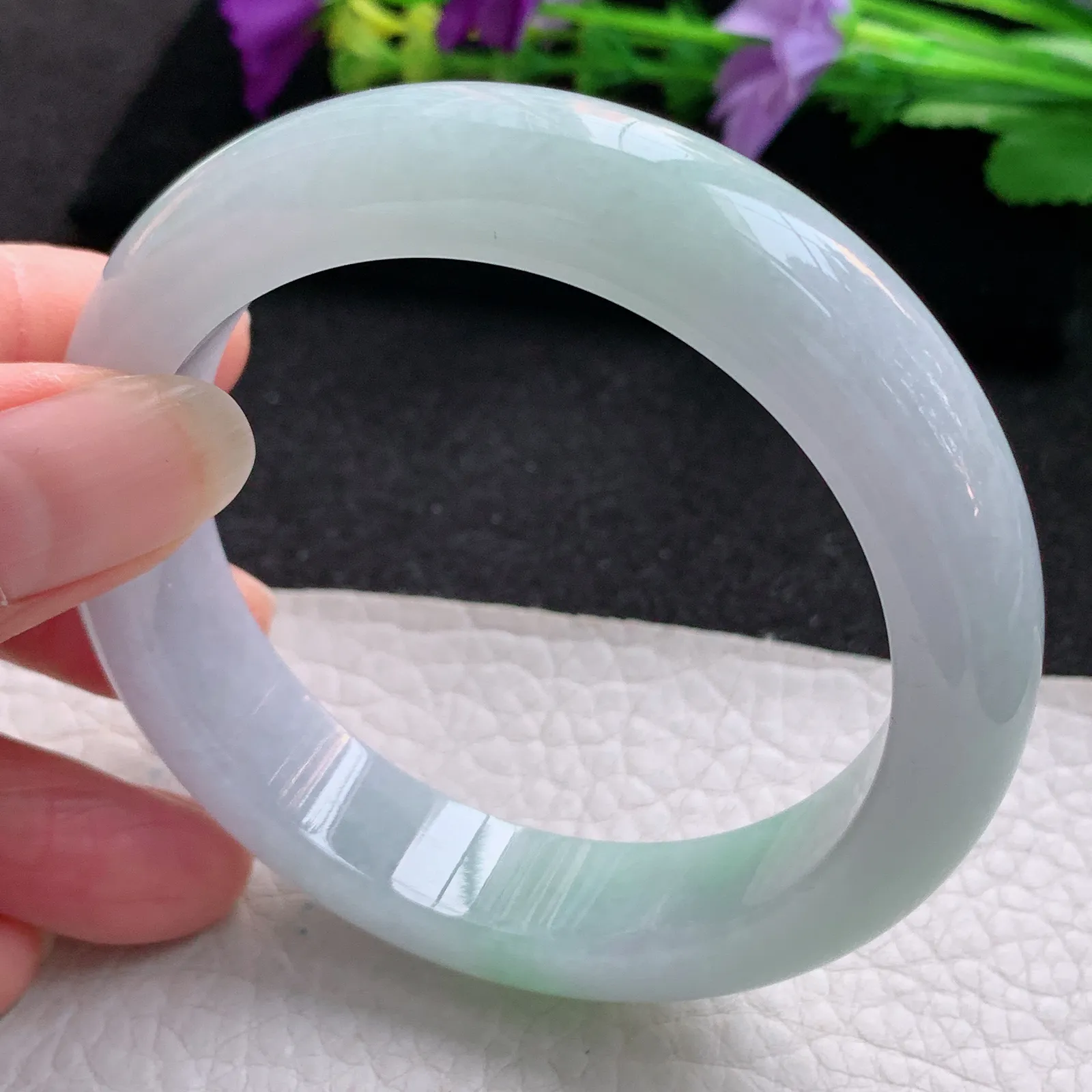 js实拍56*13.2*8.8平安镯 天然缅甸翡翠浅绿清爽宽边玉手镯 玉手环