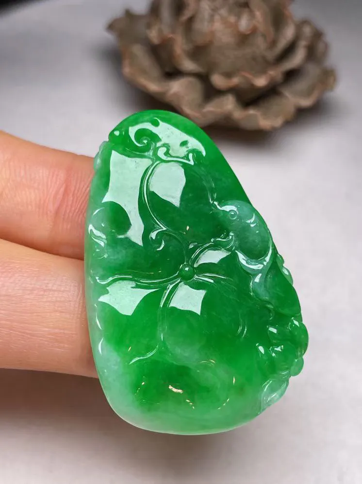 冰糯种辣色【连年有余】吊坠，种水好，玉质细腻 ，卖相好.